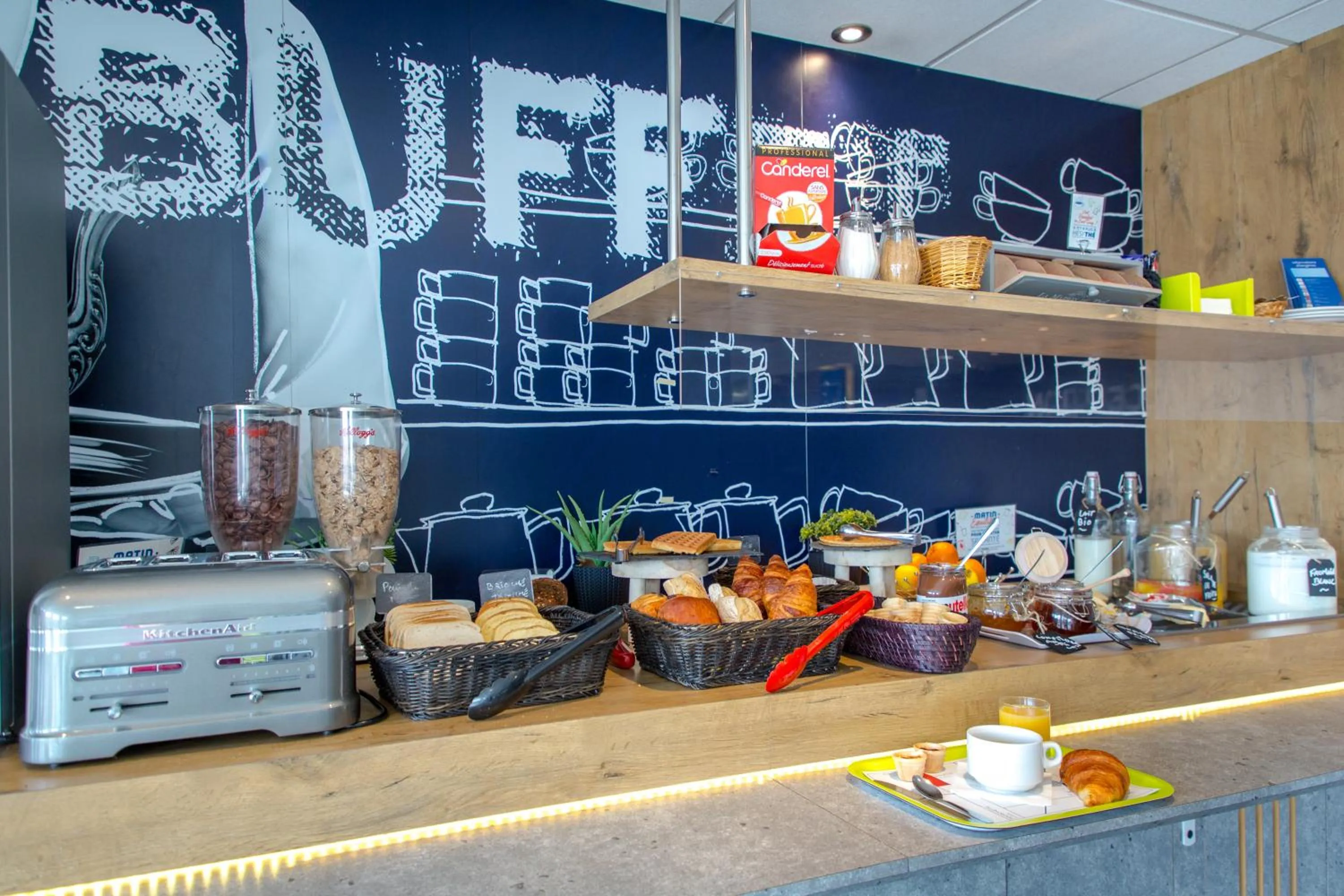 Breakfast in Ibis Budget Fréjus St Raphaël centre