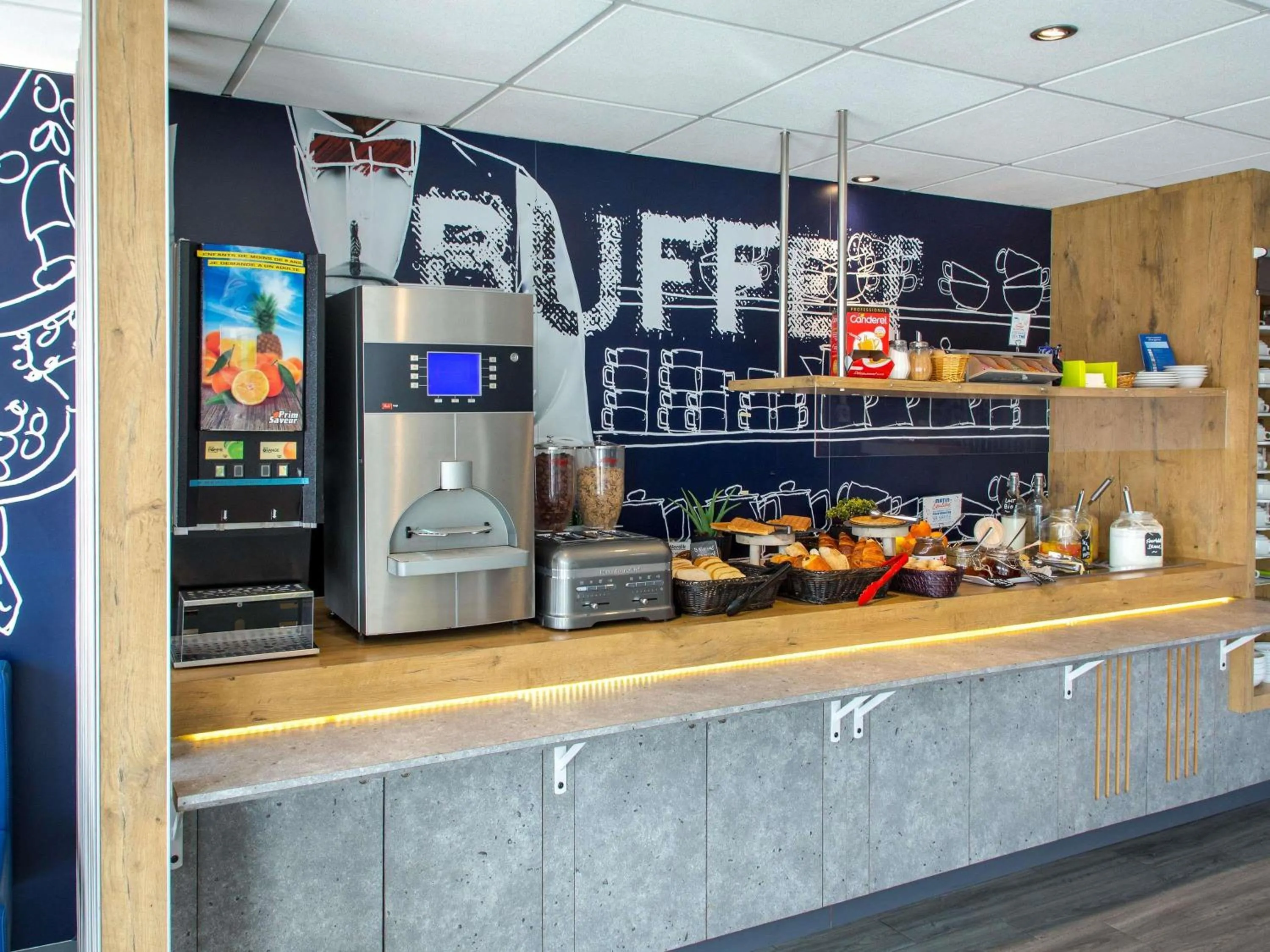 Breakfast in Ibis Budget Fréjus St Raphaël centre