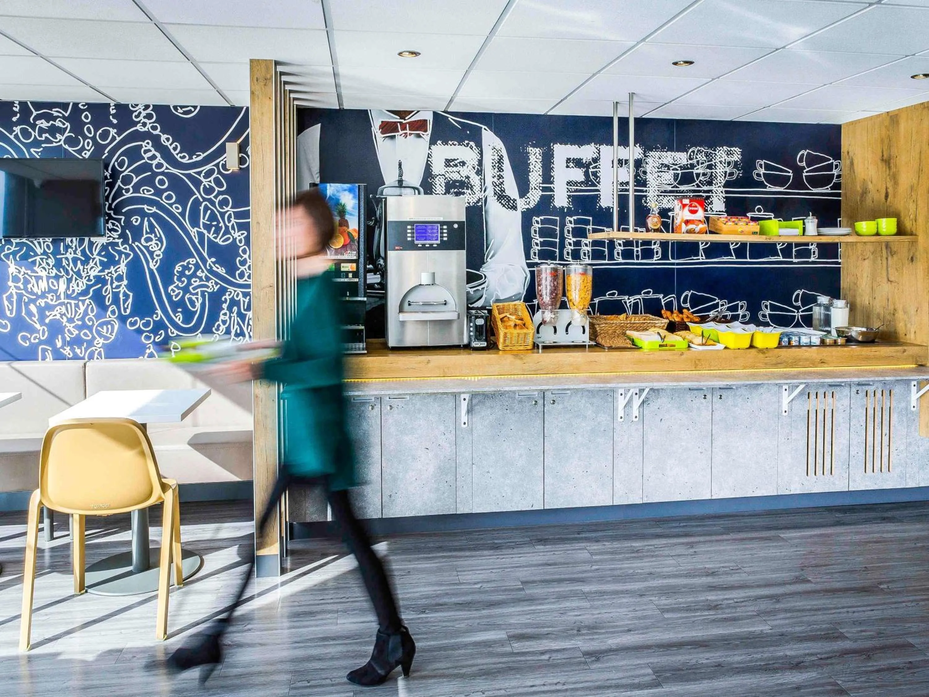 Property building in Ibis Budget Fréjus St Raphaël centre