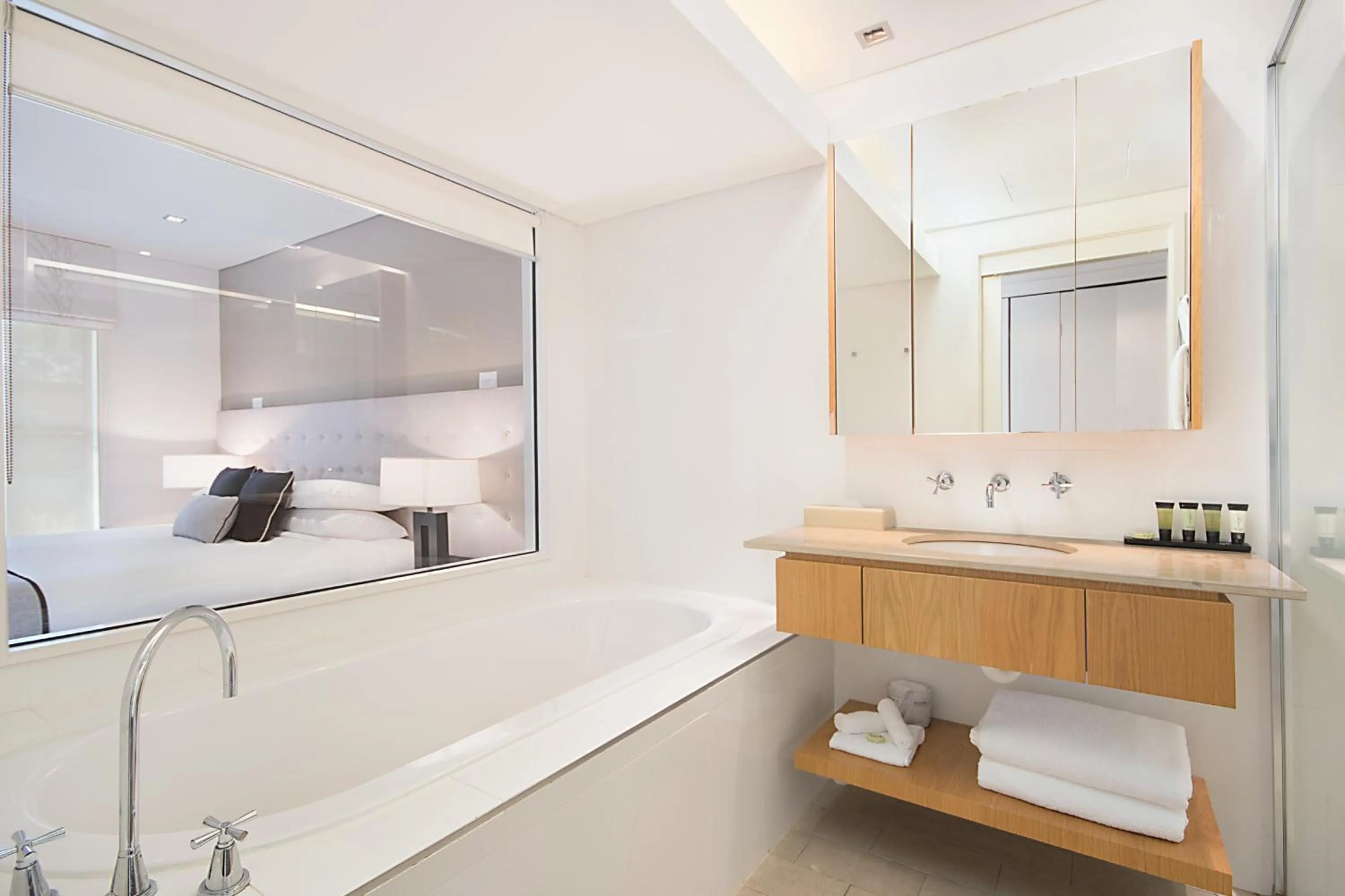 Bathroom, Bed in Peppers Hunter Valley - formerly Grand Mercure