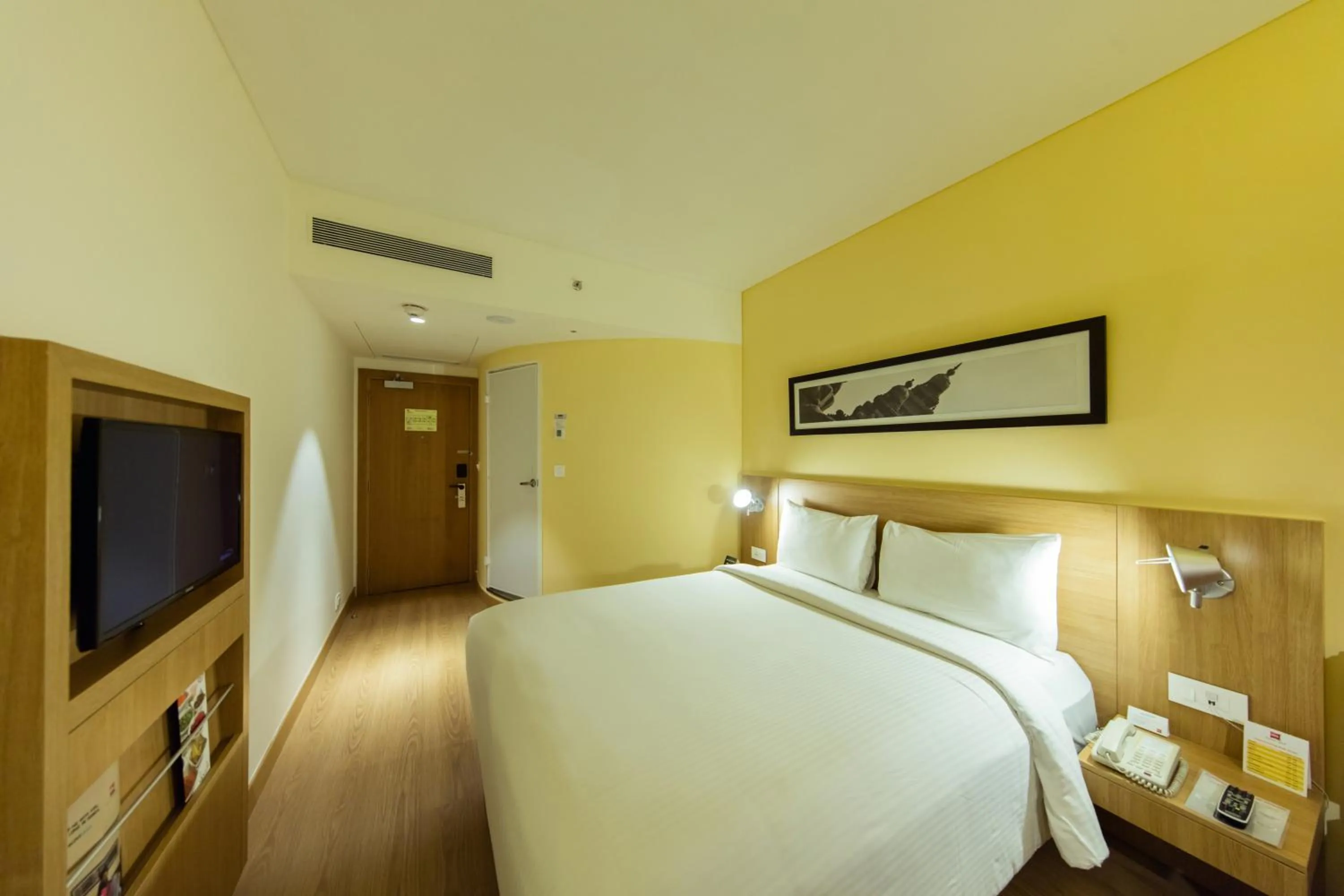 Bed in ibis Chennai Sipcot - An Accor Brand