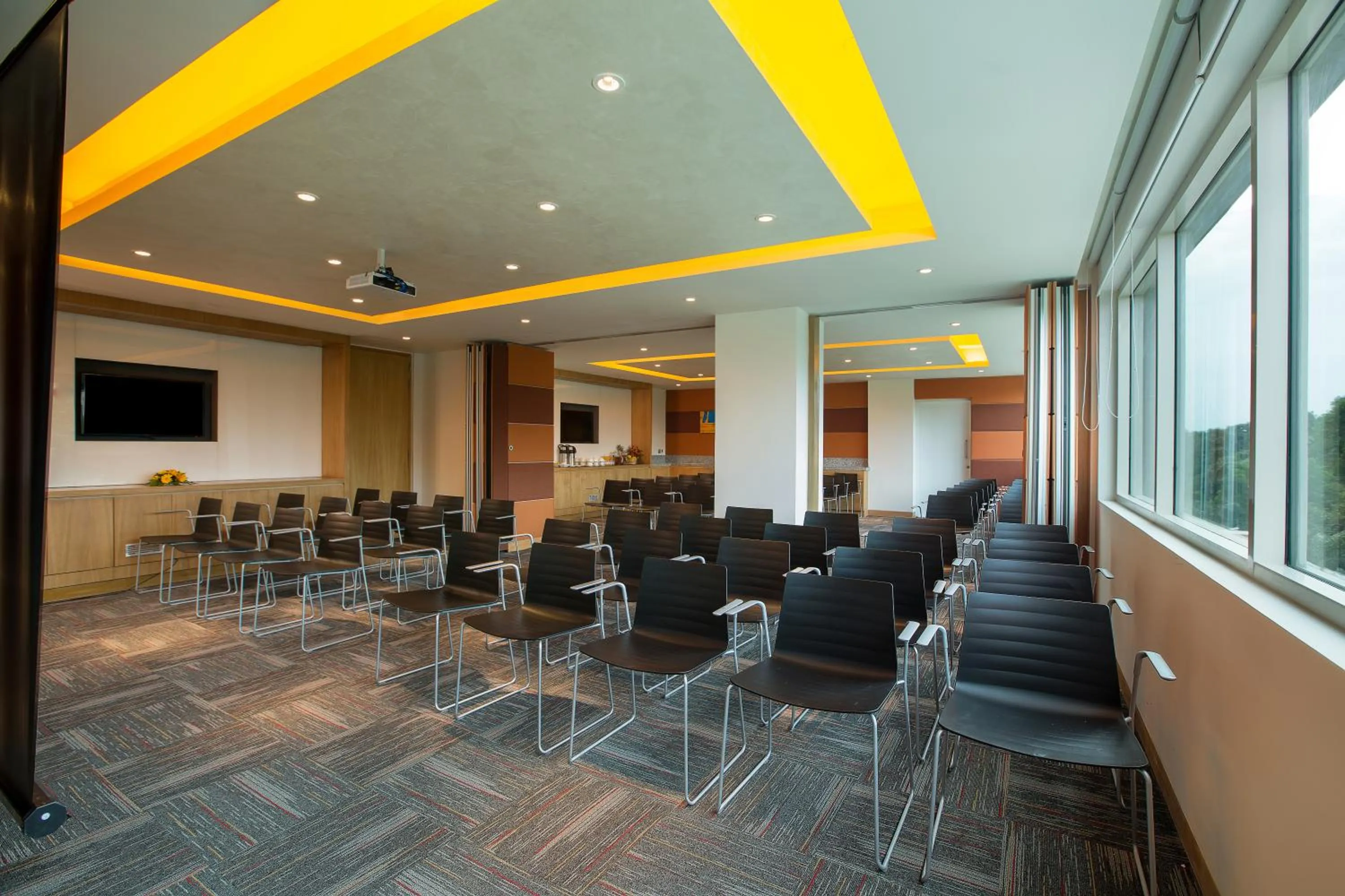 Banquet/Function facilities in ibis Chennai Sipcot - An Accor Brand