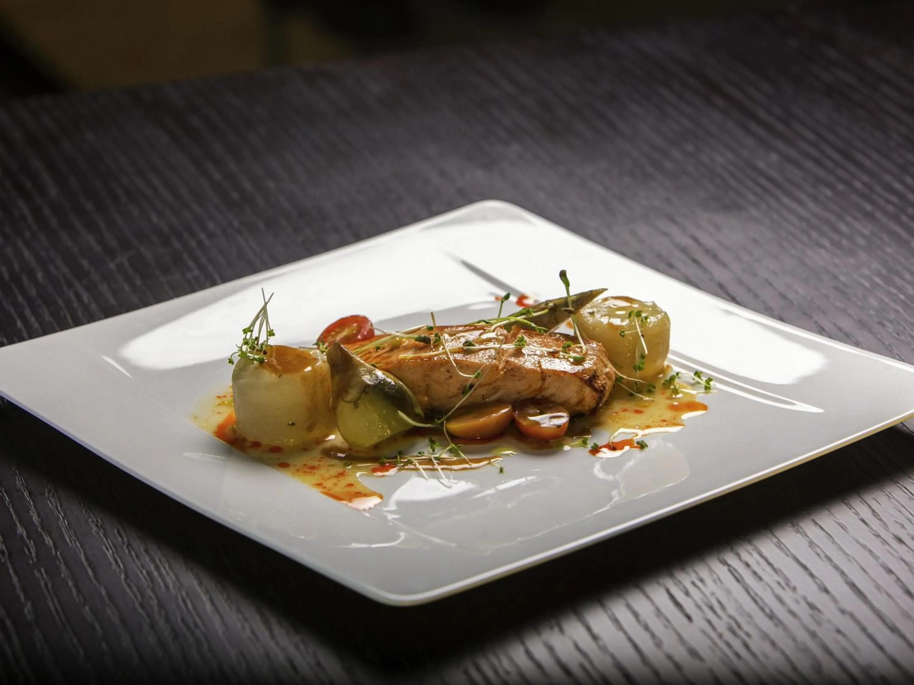 Restaurant/places to eat in Novotel Chennai Sipcot