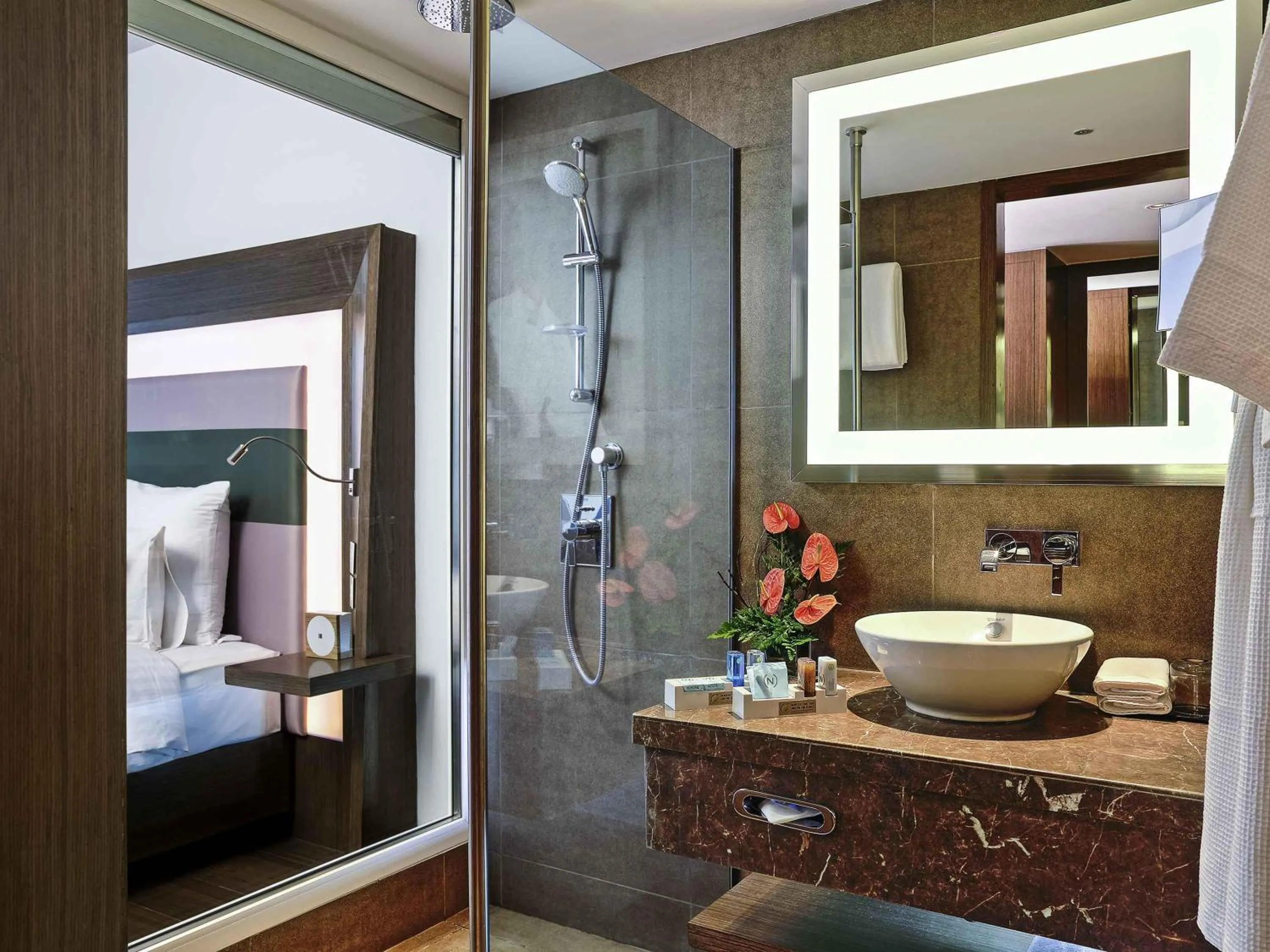 Bedroom, Bed in Novotel Chennai Sipcot