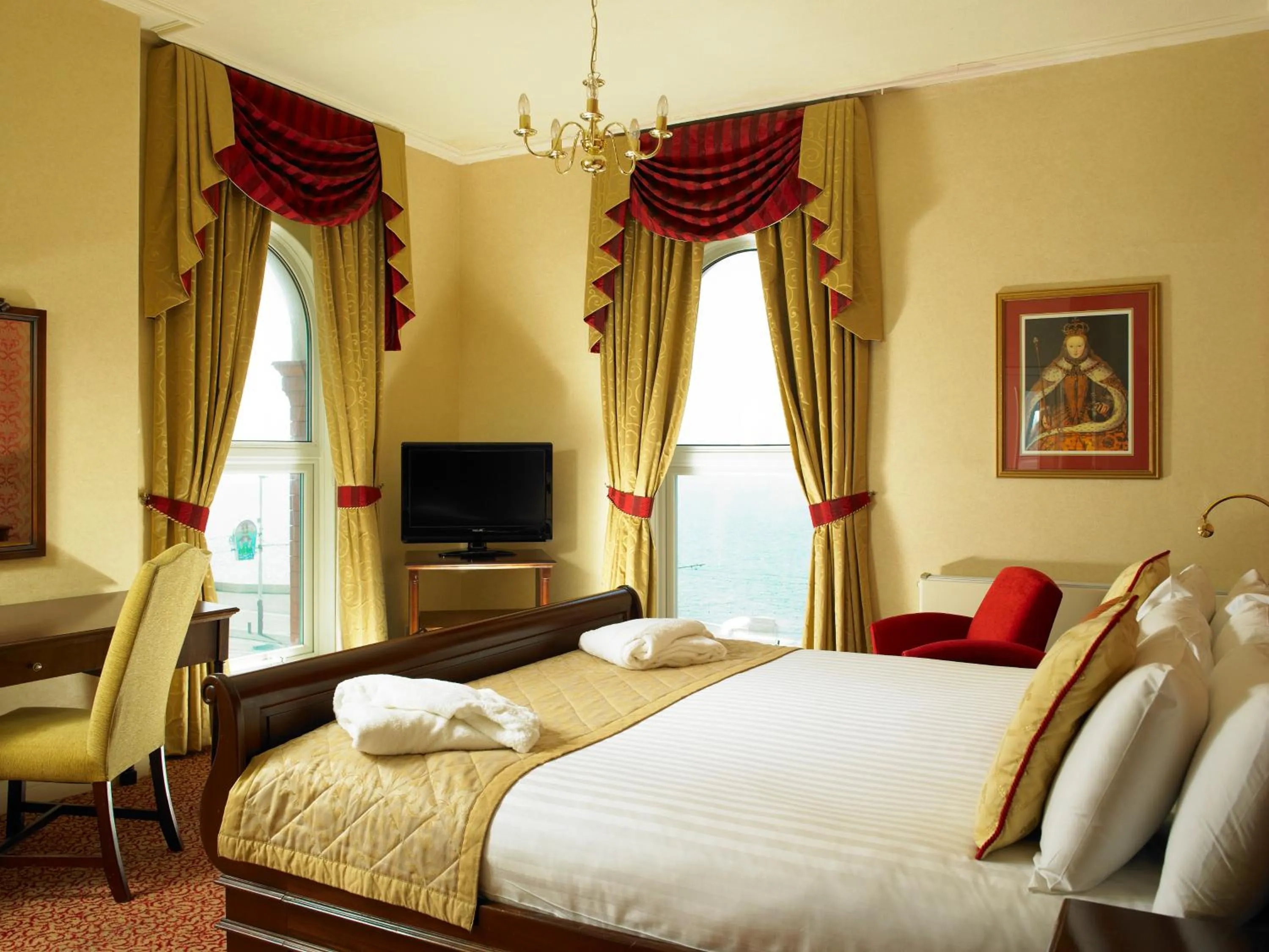 Photo of the whole room, Bed in Imperial Hotel Blackpool