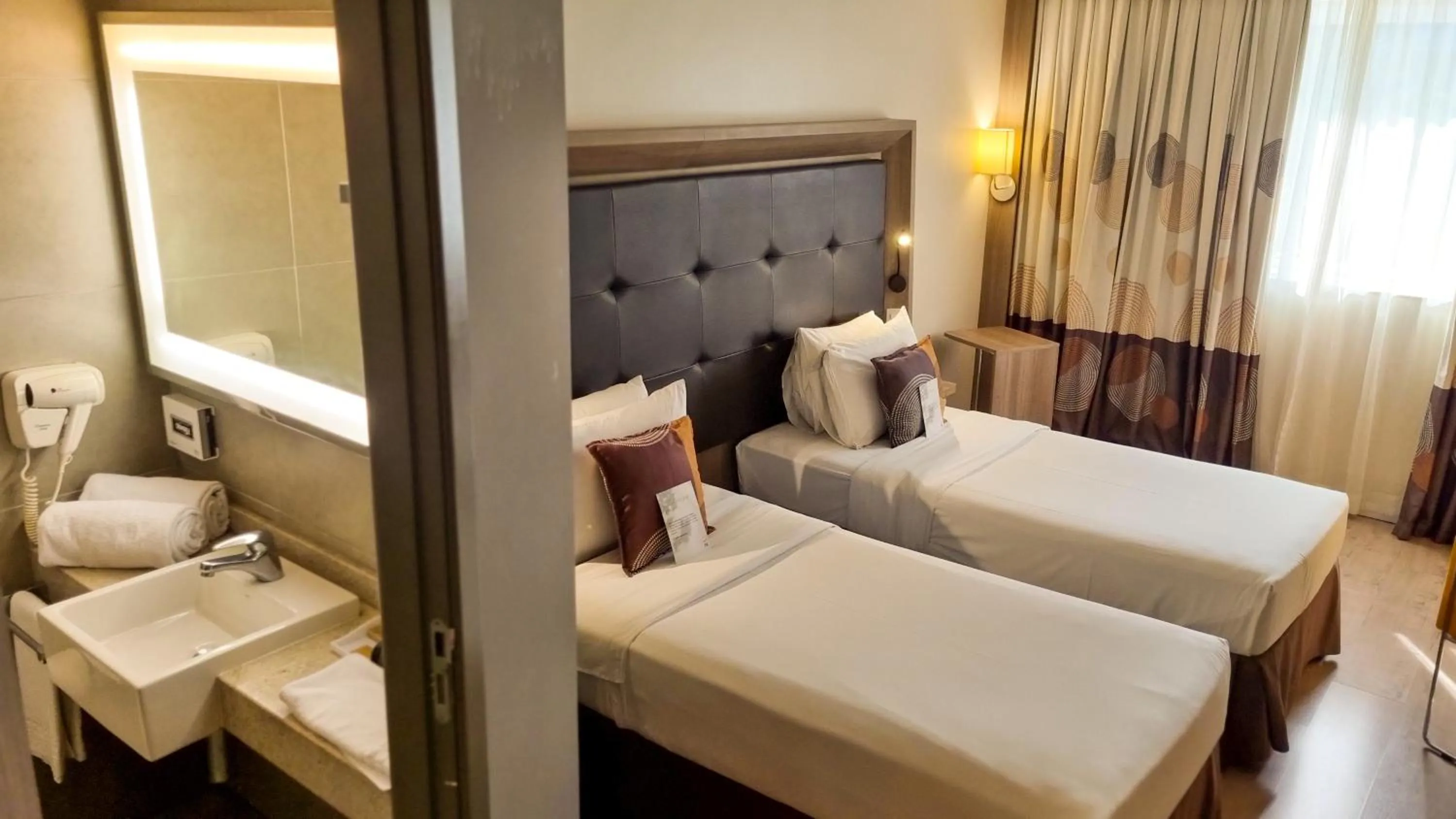 Bathroom, Bed in Novotel Rio de Janeiro Parque Olimpico