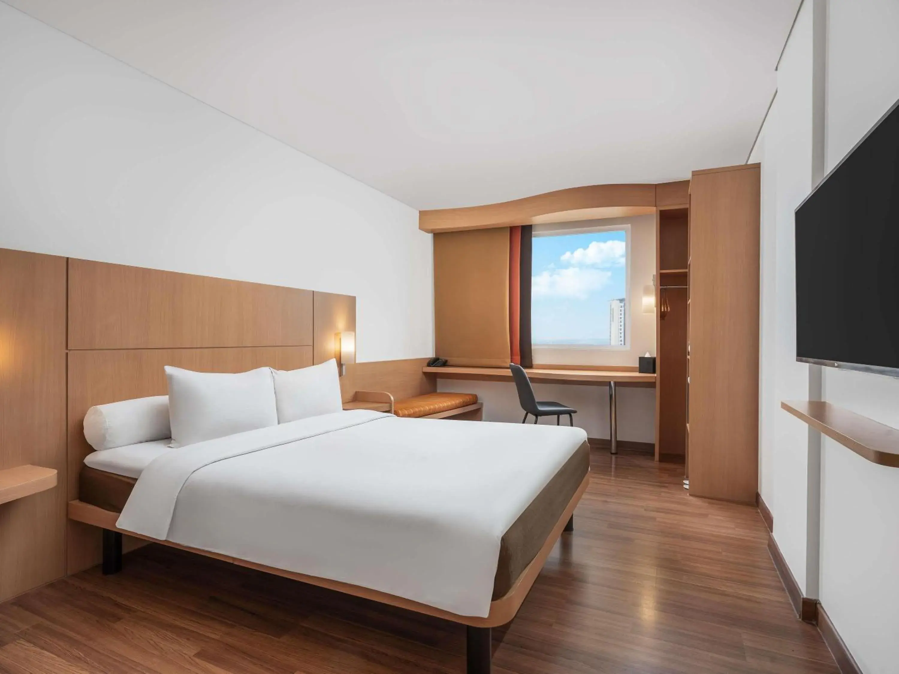 Standard Double Room in Ibis Gading Serpong Standard Double Room in Ibis Gading Serpong