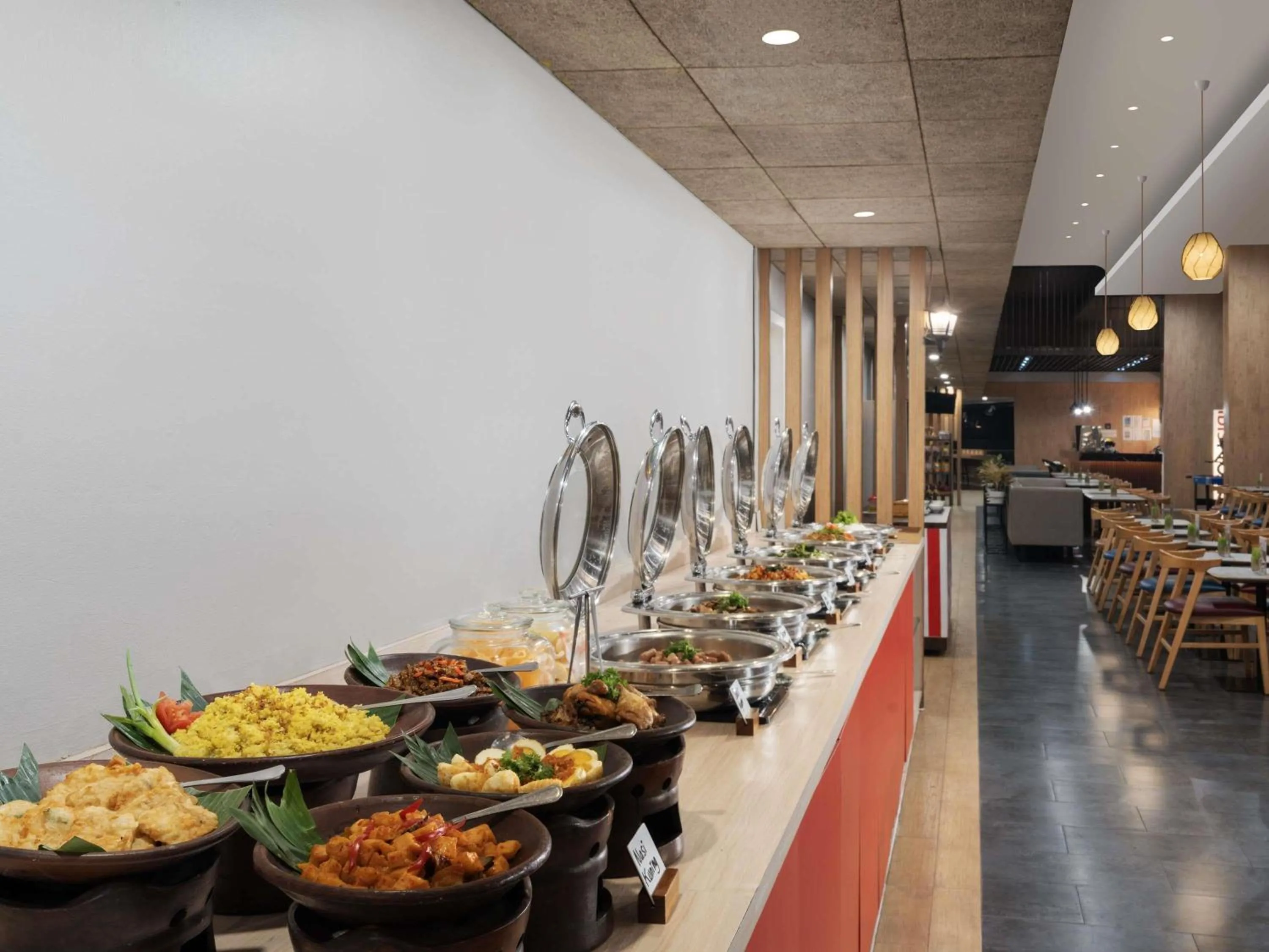 Restaurant/places to eat in Ibis Gading Serpong