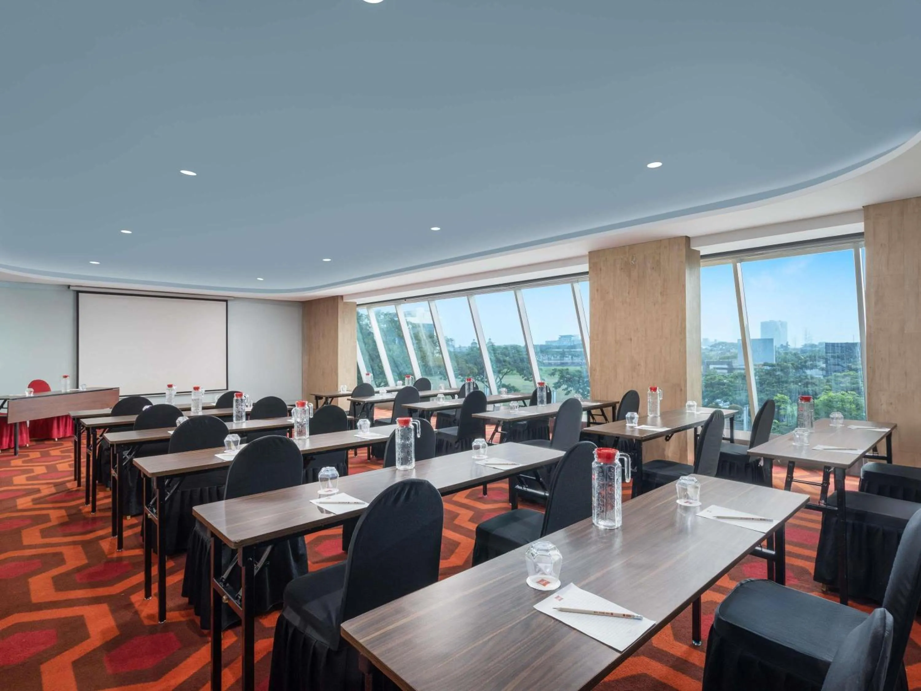 Meeting/conference room in Ibis Gading Serpong