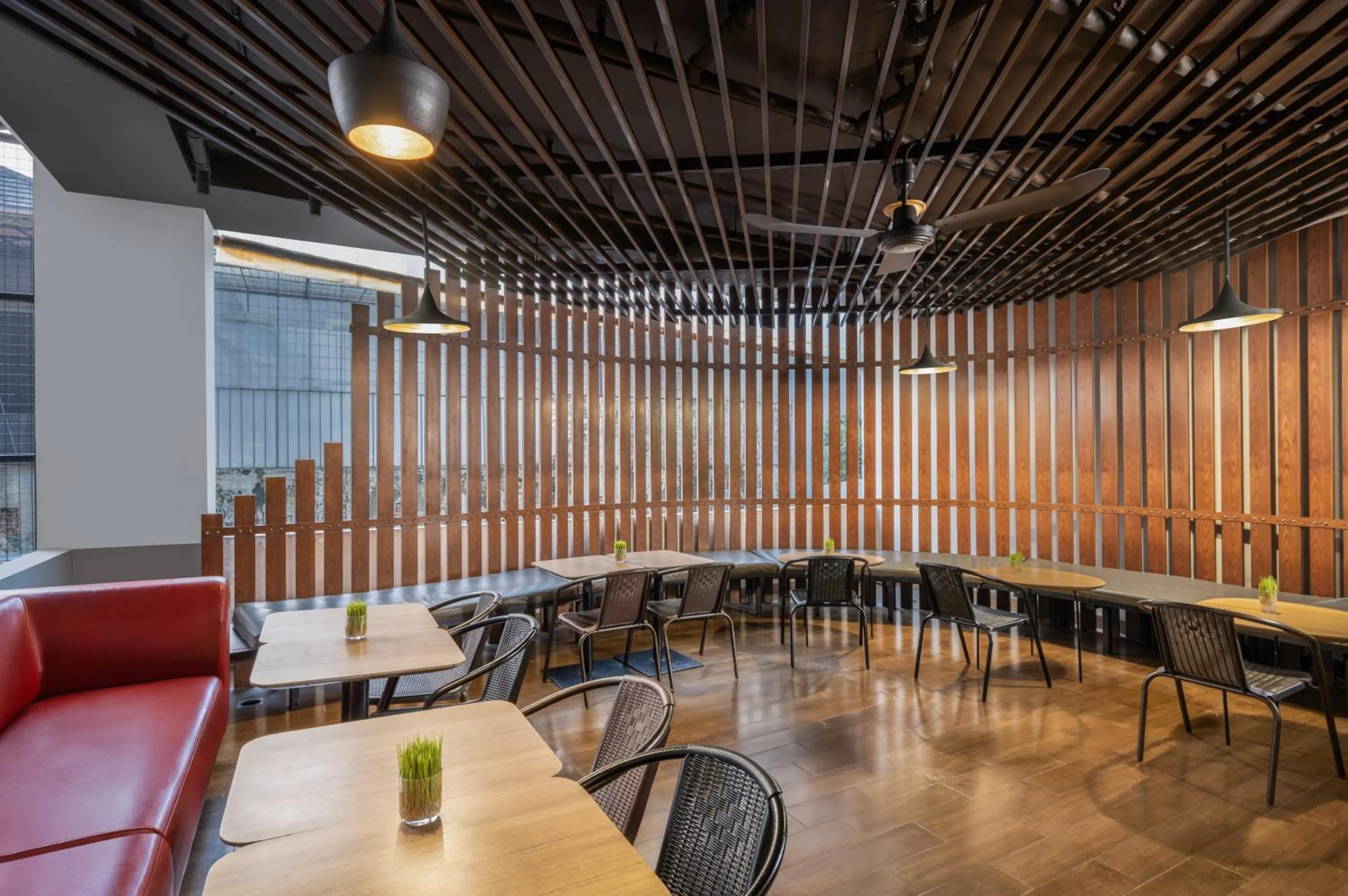 Restaurant/places to eat in Ibis Gading Serpong