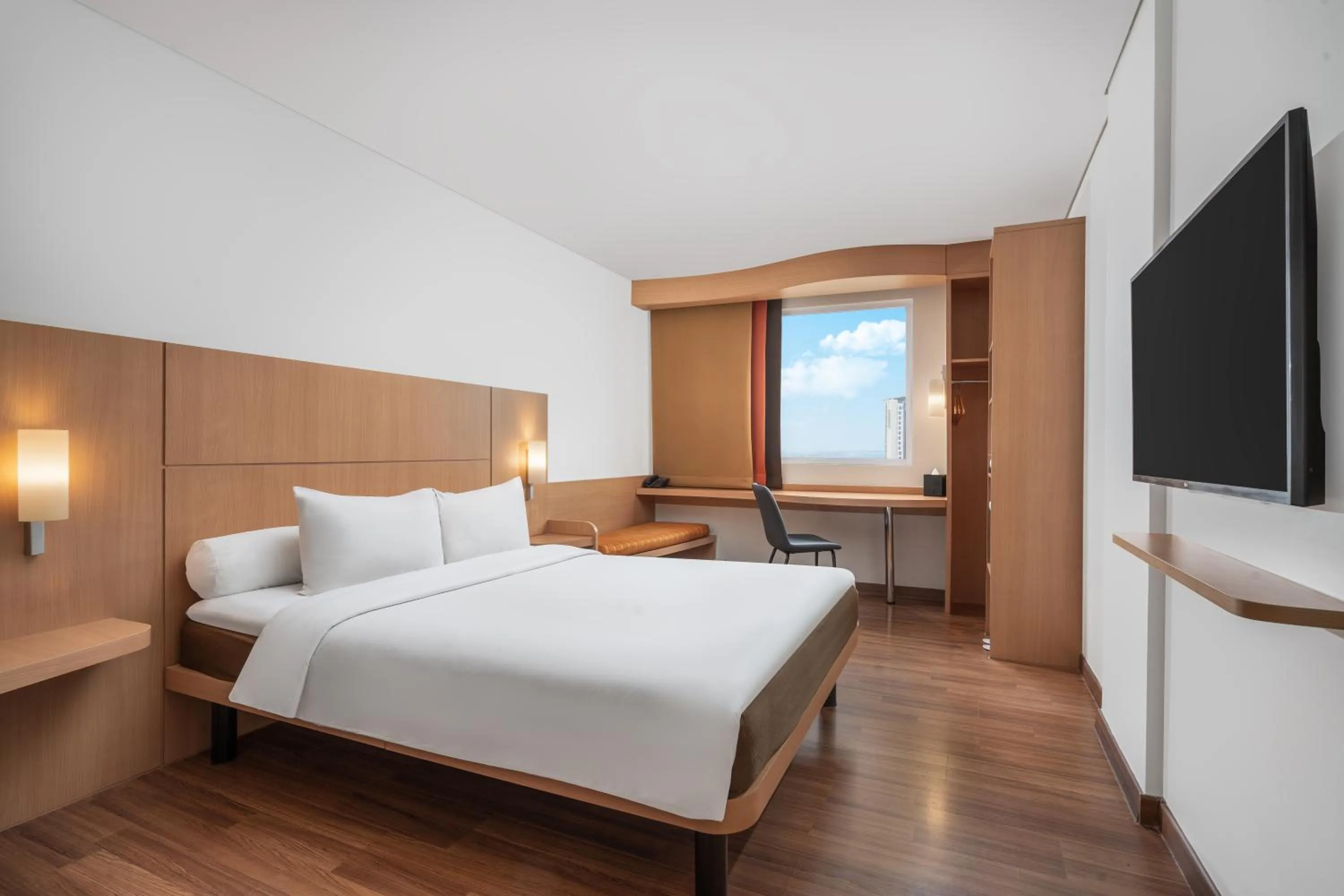 Bedroom, Bed in Ibis Gading Serpong