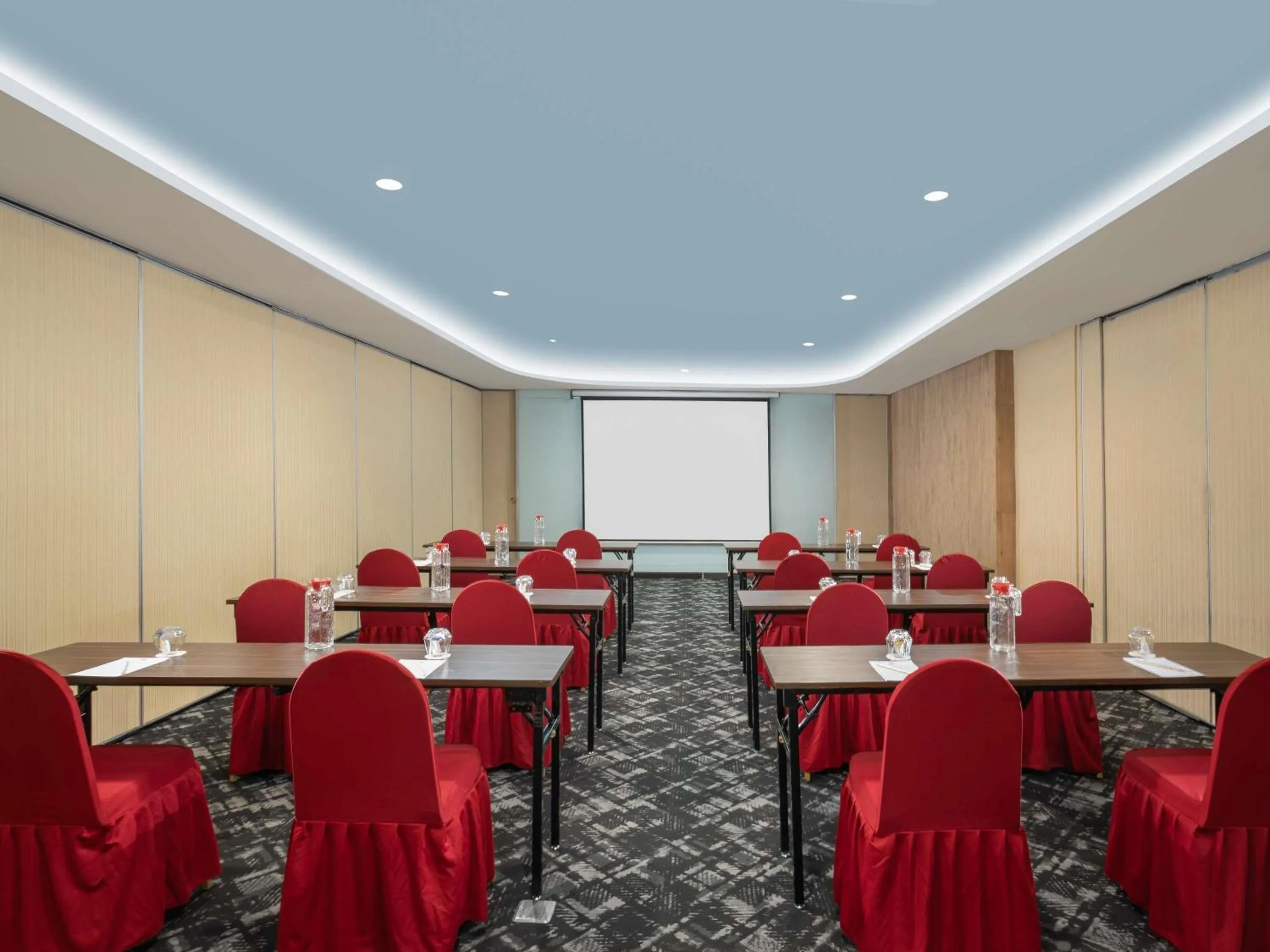 Meeting/conference room in Ibis Gading Serpong