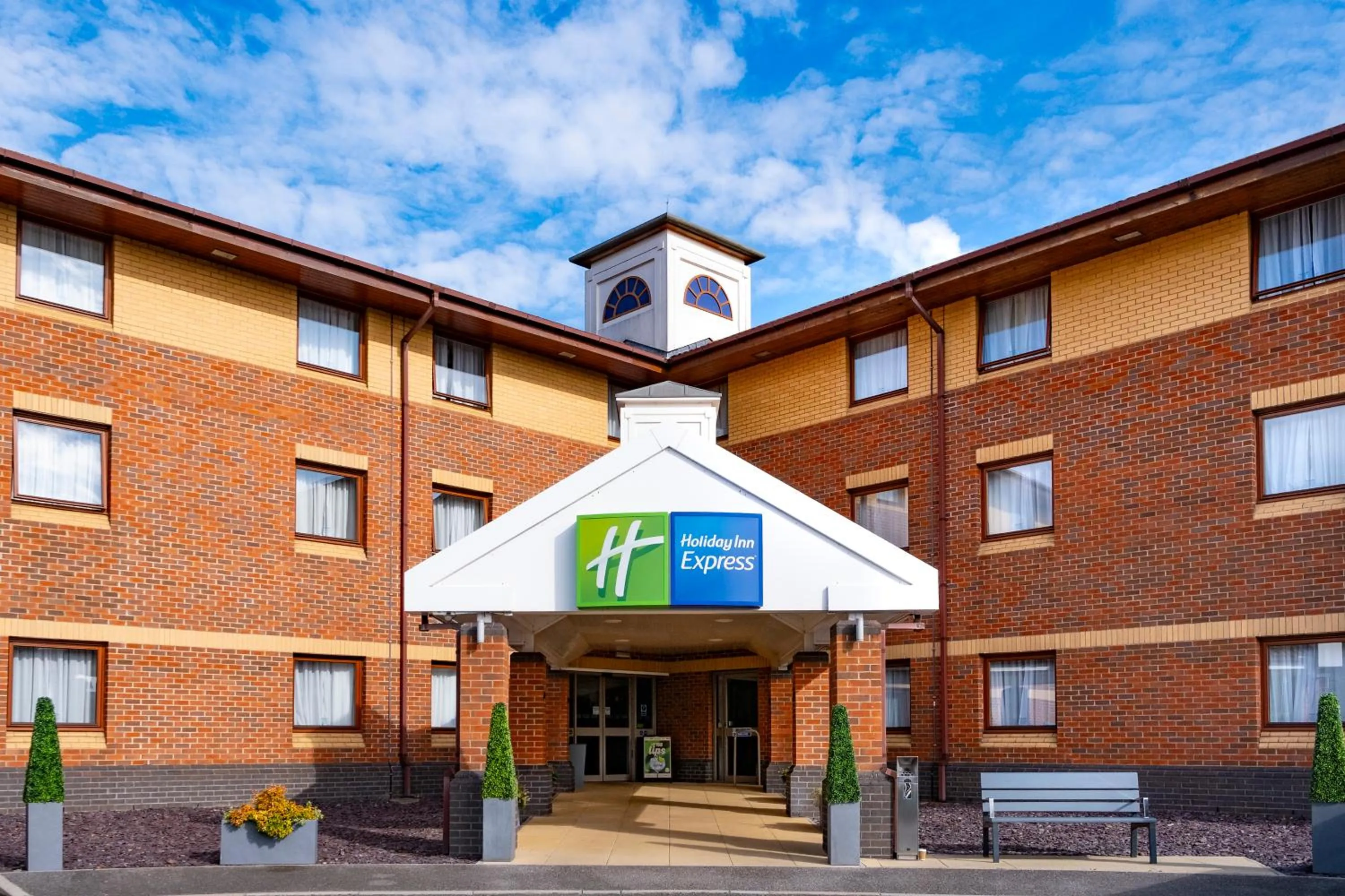 Facade/entrance in Holiday Inn Express Taunton East by IHG