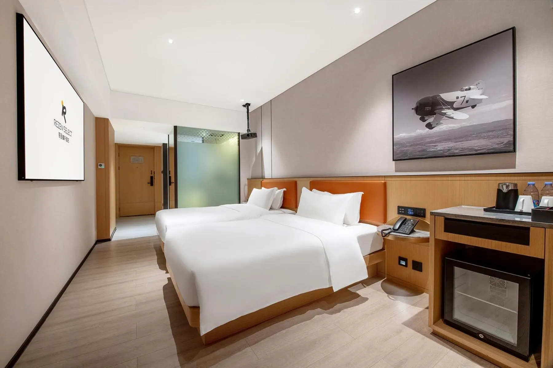 Photo of the whole room, Bed in Rezen Select Hotel Guangzhou Baiyun Airport