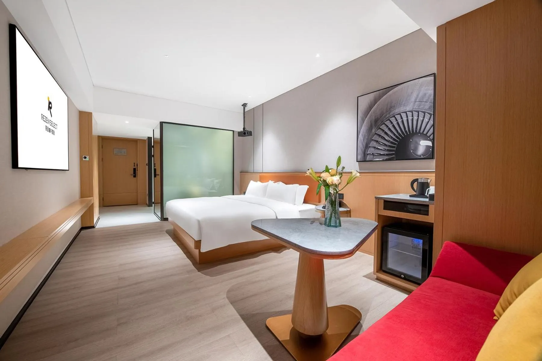 Photo of the whole room, Bed in Rezen Select Hotel Guangzhou Baiyun Airport