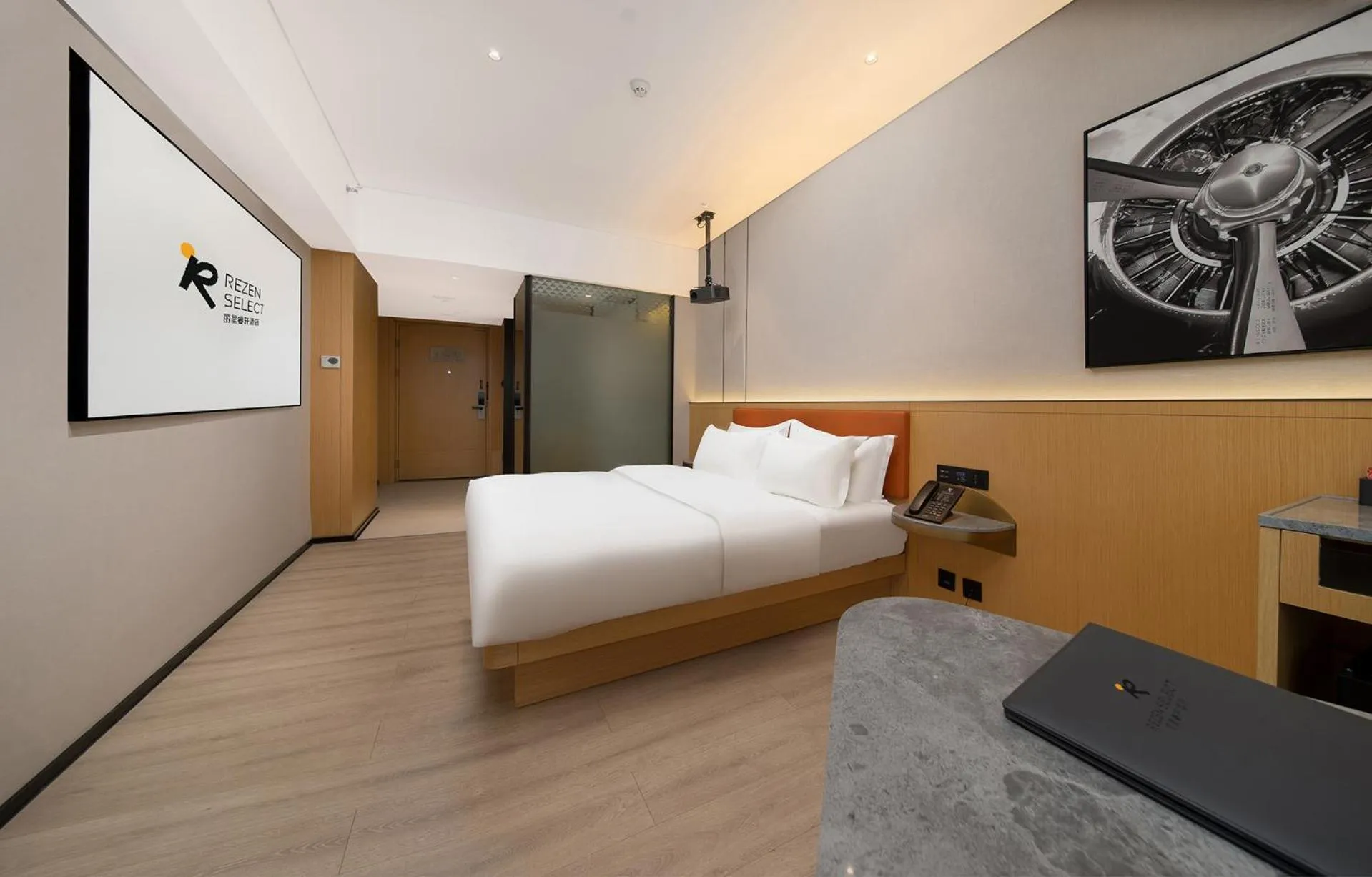 Photo of the whole room, Bed in Rezen Select Hotel Guangzhou Baiyun Airport