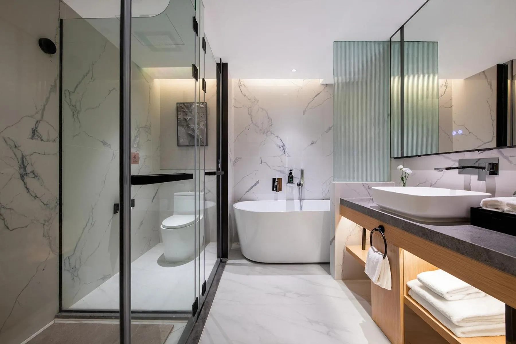 Hot Tub, Bathroom in Rezen Select Hotel Guangzhou Baiyun Airport