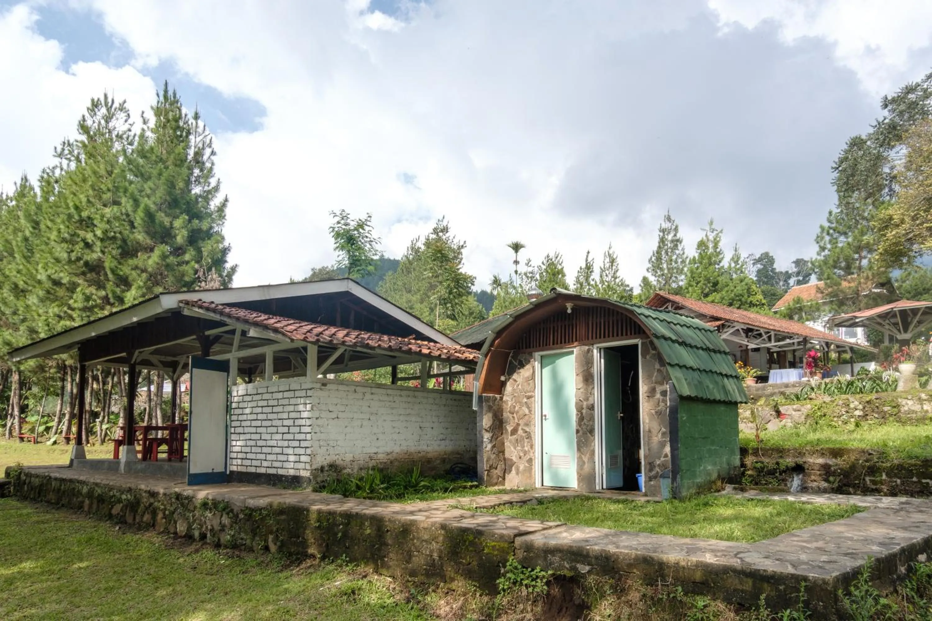 Hilltop Camp, Lembang