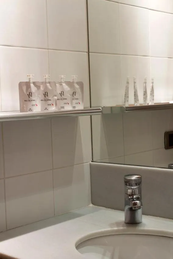 Shower in Apartaments Vall de Núria