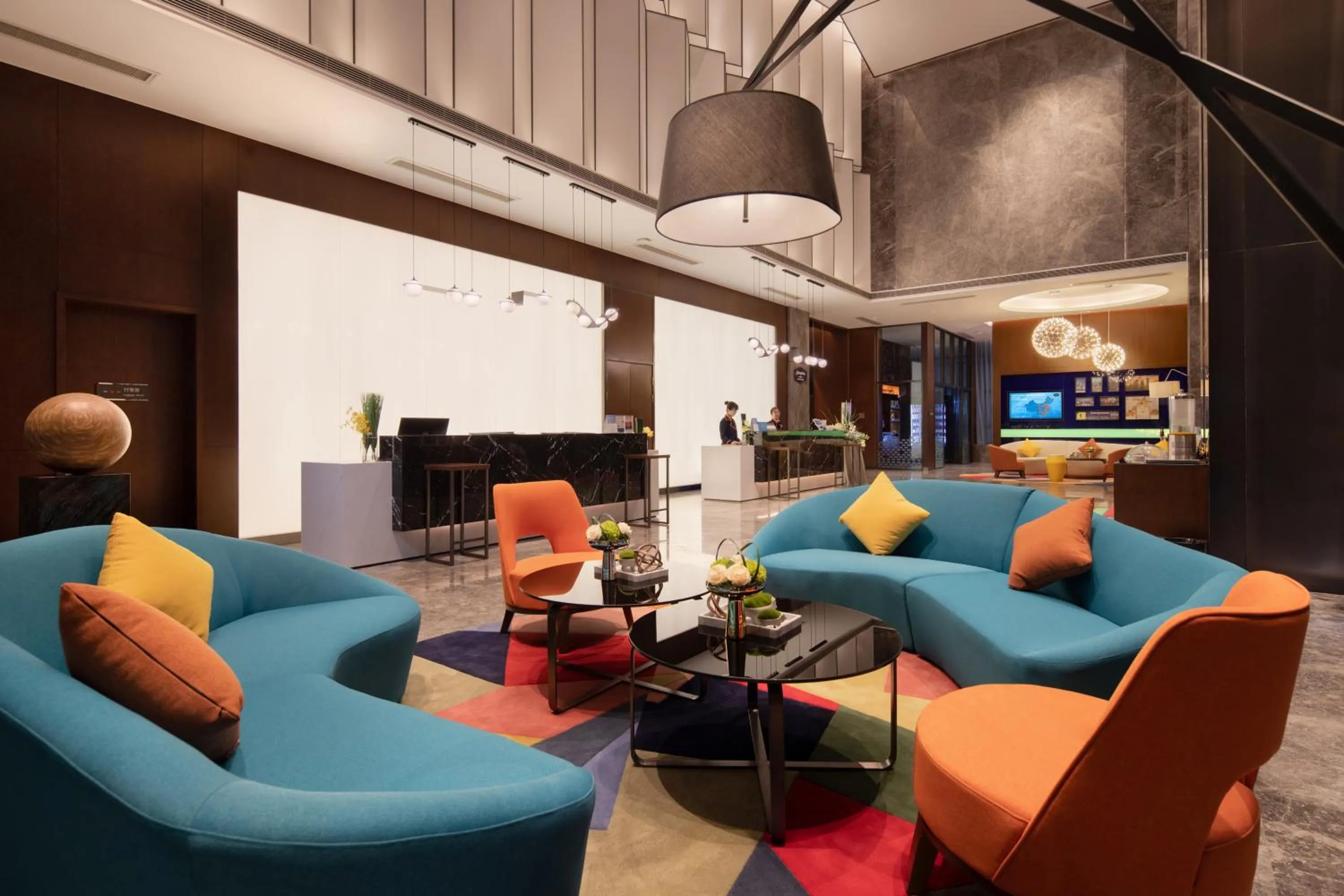 Communal lounge/ TV room in Hampton by Hilton Chengdu Xibo City
