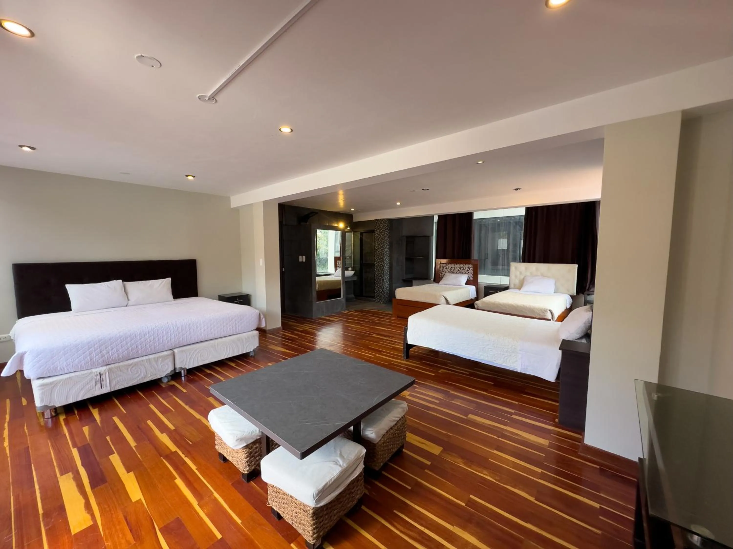 Bed in Hotel California Urubamba