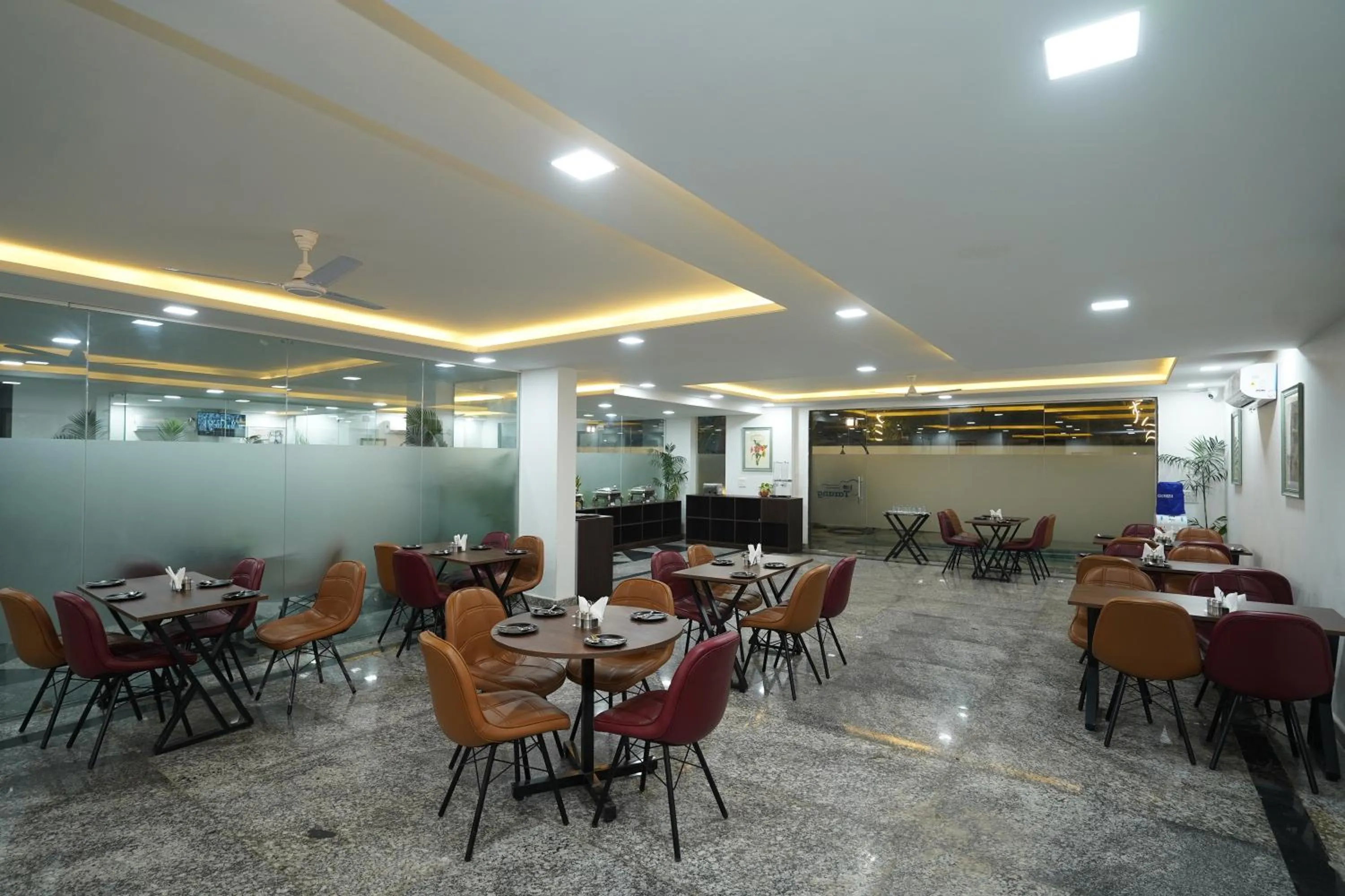 Restaurant/places to eat in Posh Garden Inn Artemis Hospital Road Gurgaon
