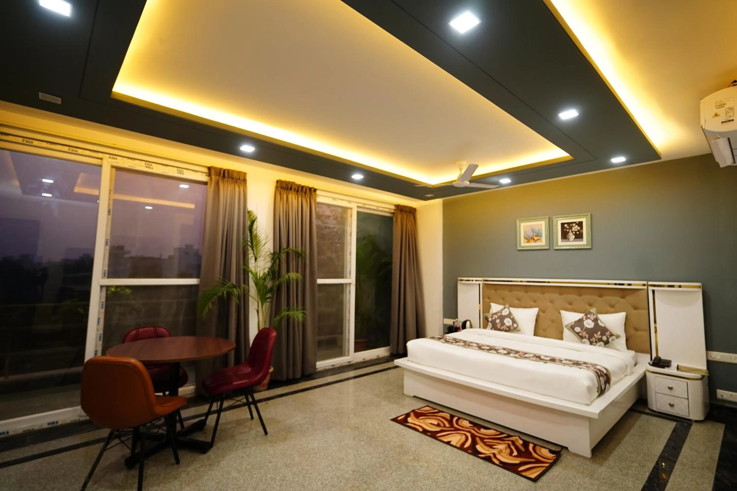 Bedroom, Bed in Posh Garden Inn Artemis Hospital Road Gurgaon