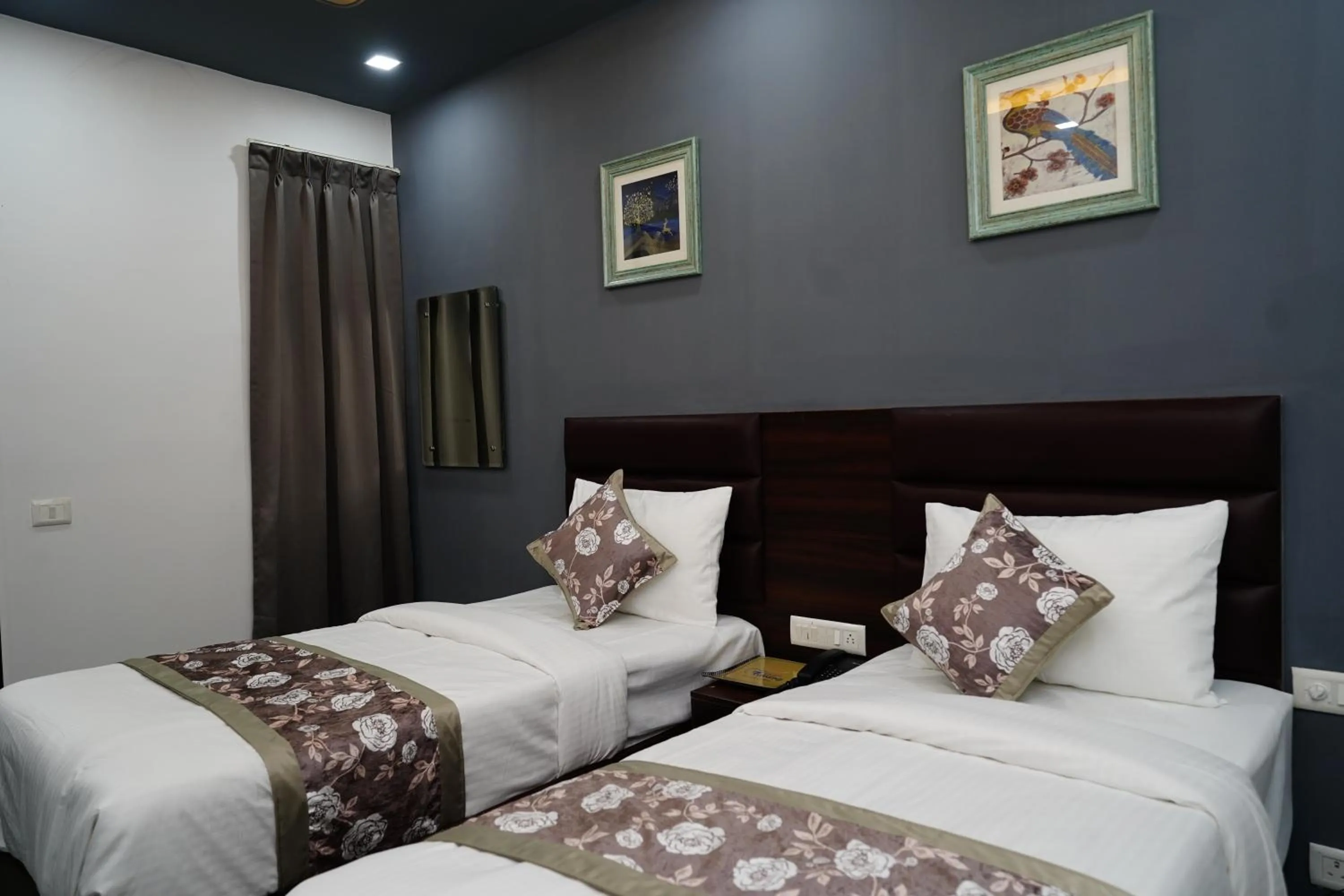 Bed in Posh Garden Inn Artemis Hospital Road Gurgaon