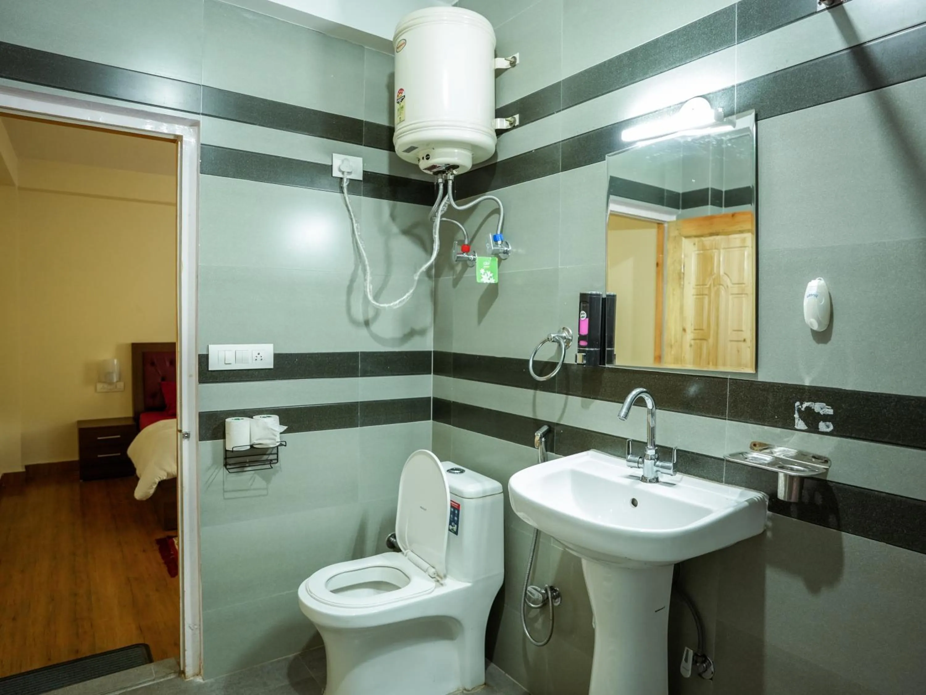 Alooma Cafe and Homestay