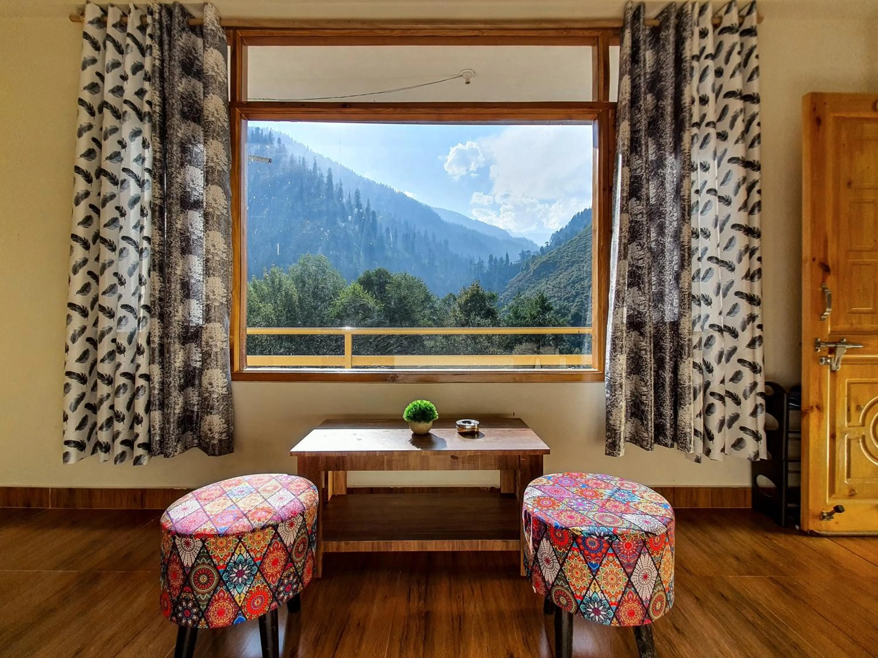 Alooma Cafe and Homestay