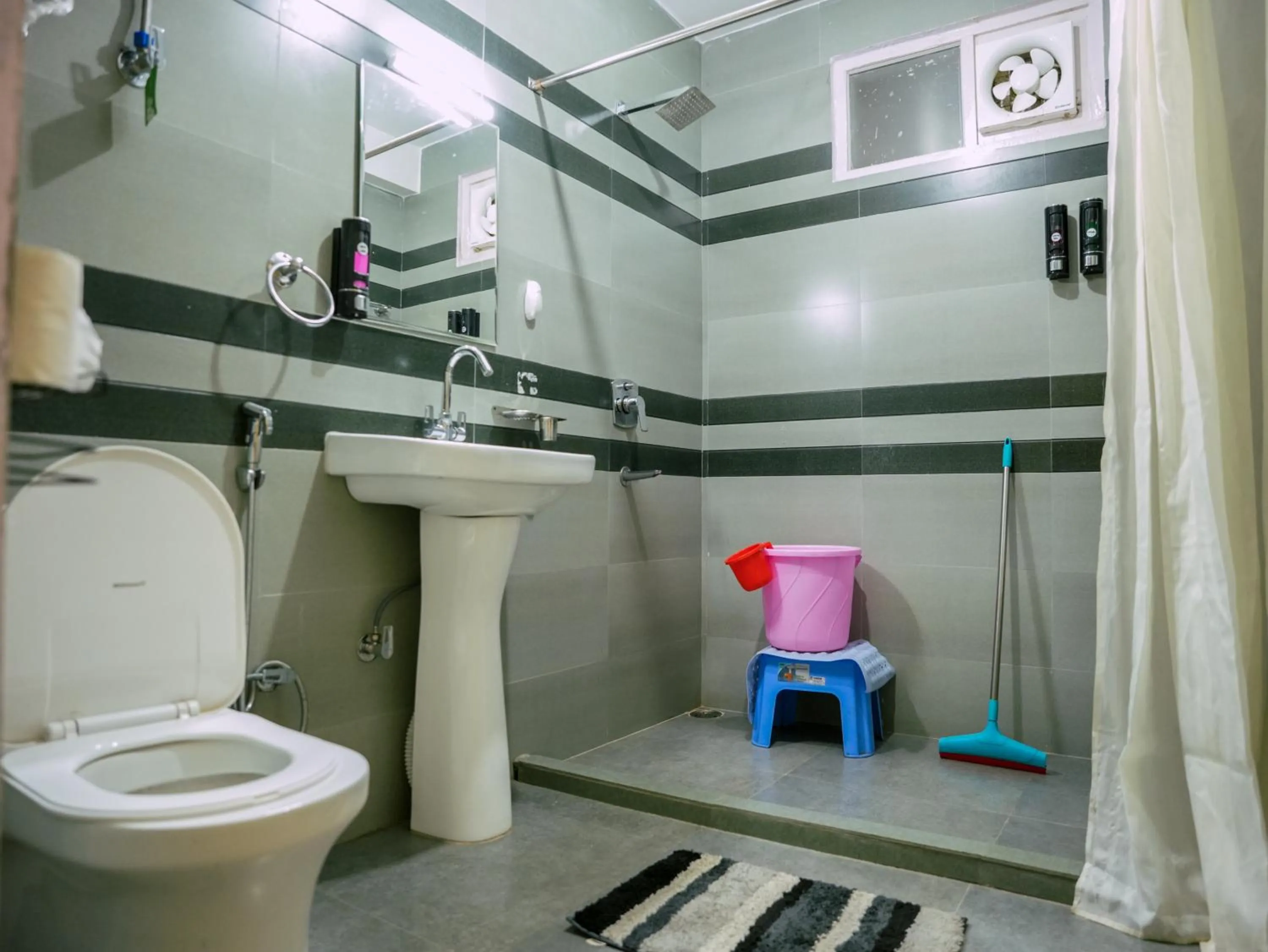 Alooma Cafe and Homestay