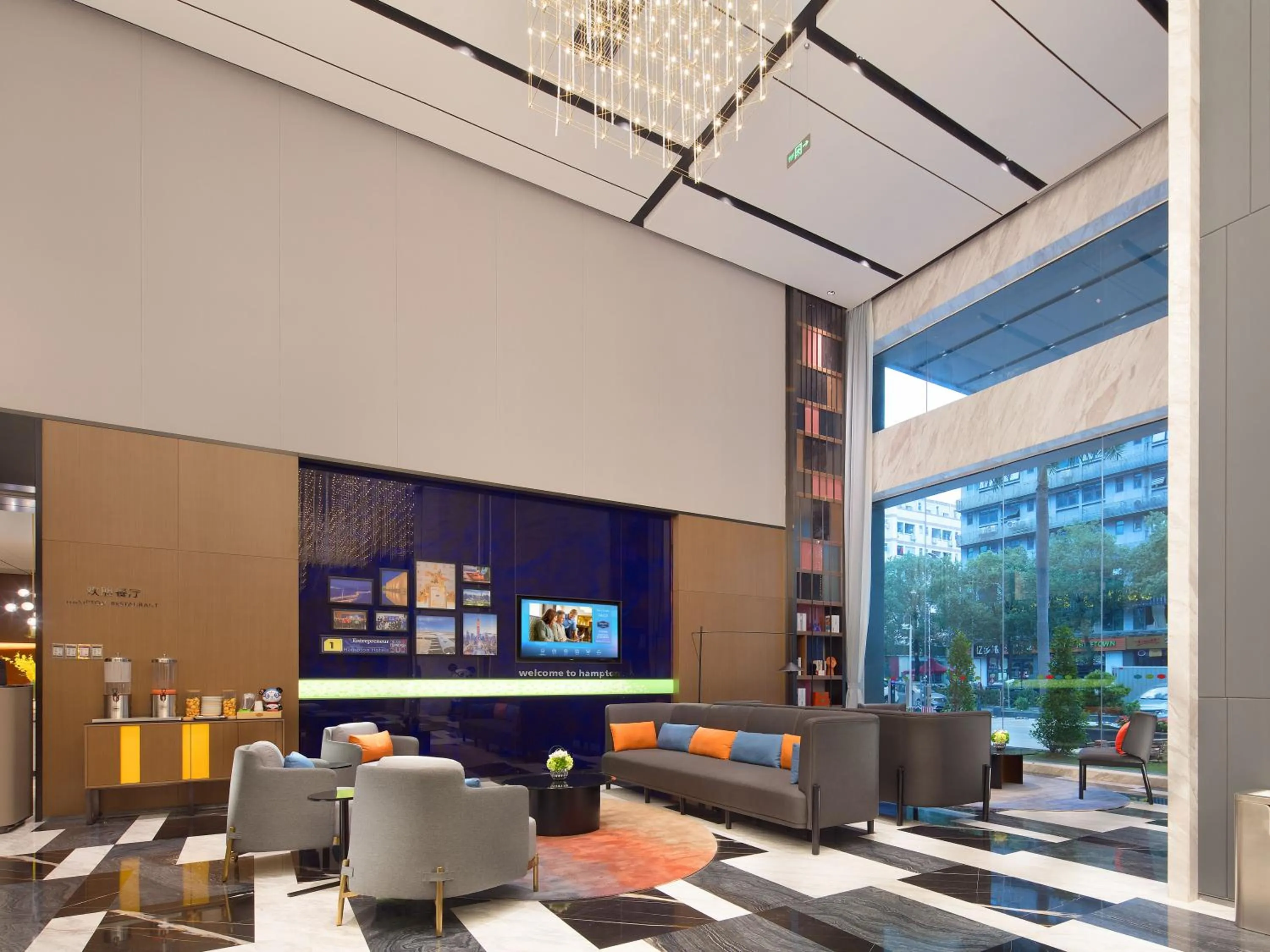 Lobby or reception in Hampton by Hilton Shenzhen Bao'an Airport