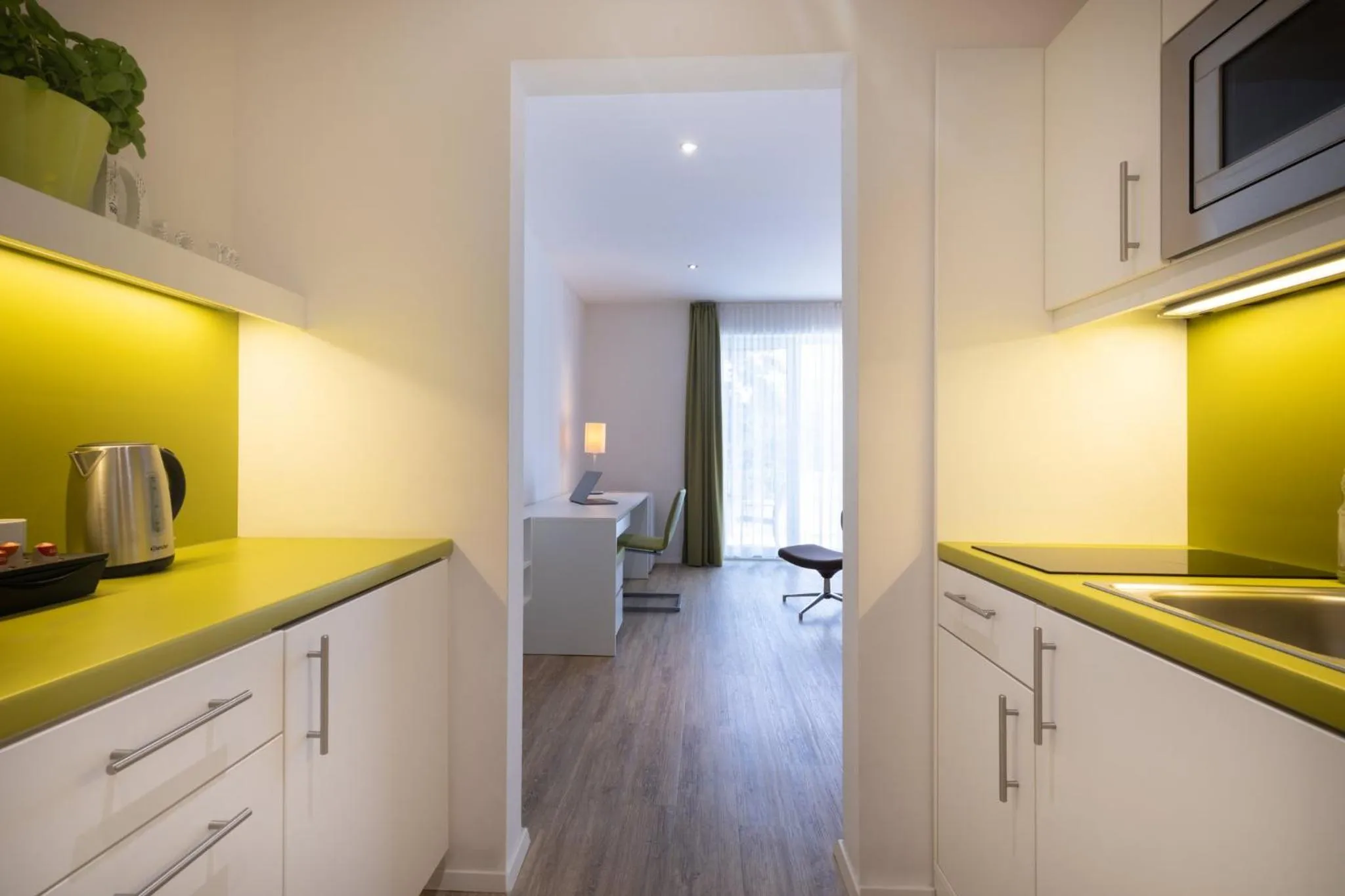 Photo of the whole room in acora Fürth Living the City