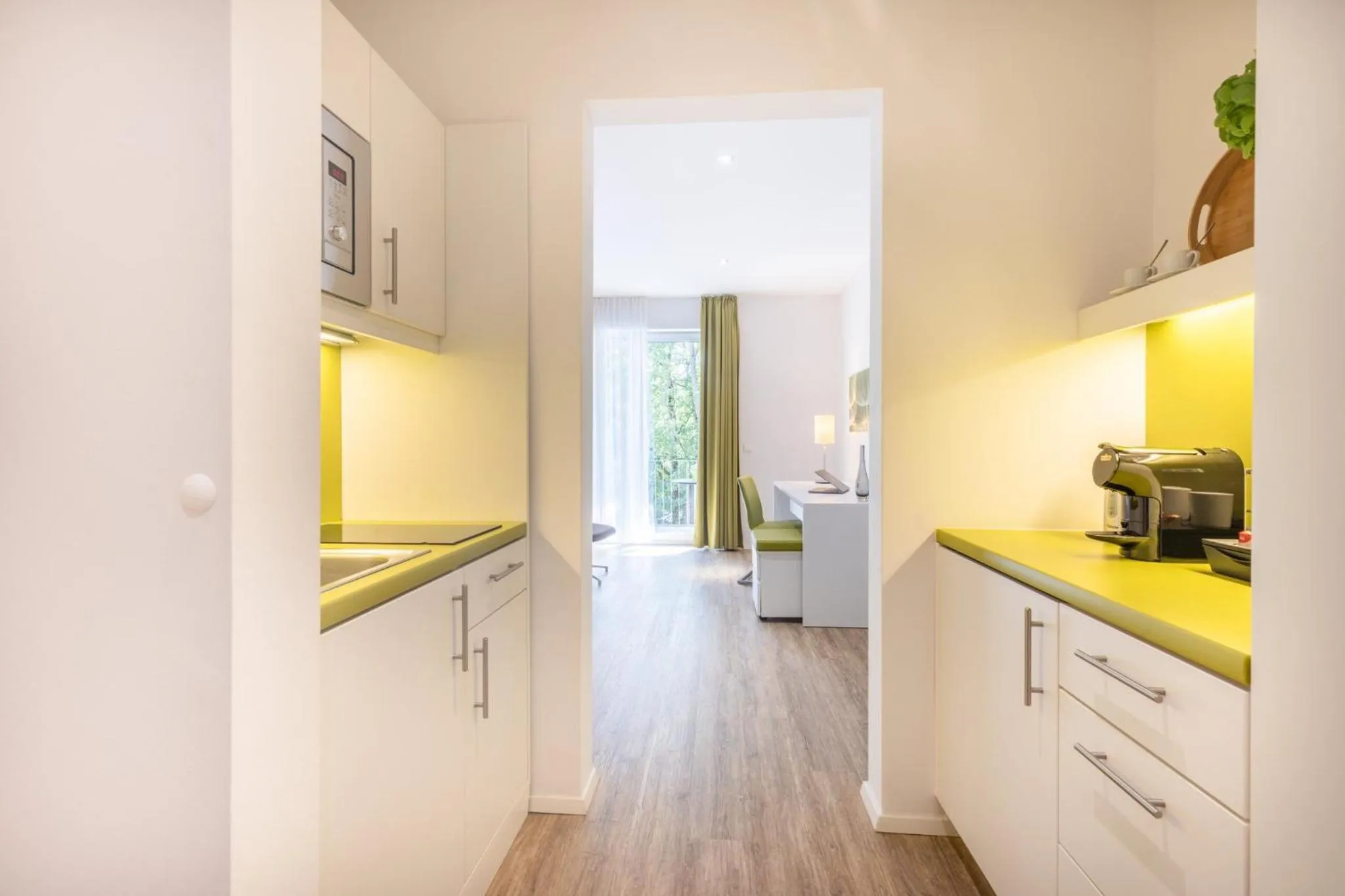 Photo of the whole room in acora Fürth Living the City