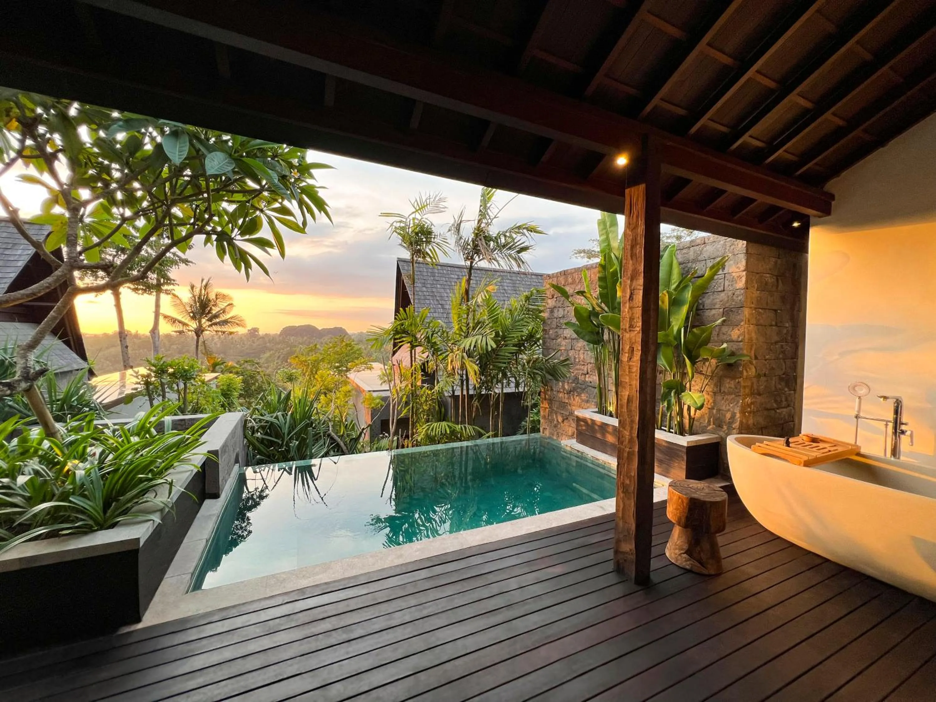 Open Air Bath in The Ridge Bali