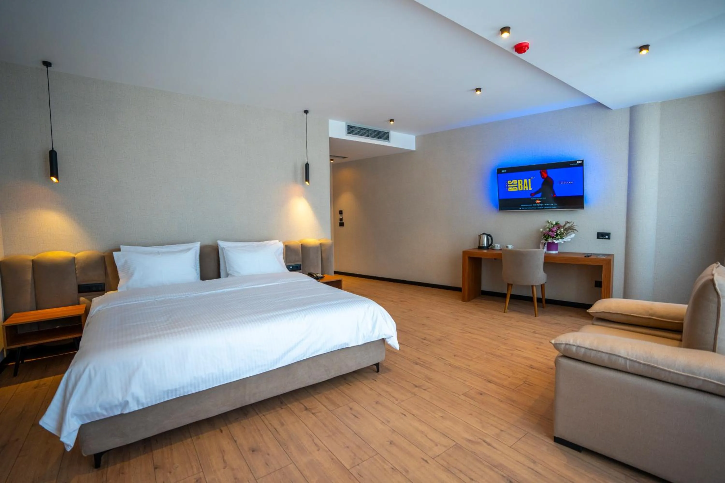 Property building, Bed in Duomo Resort