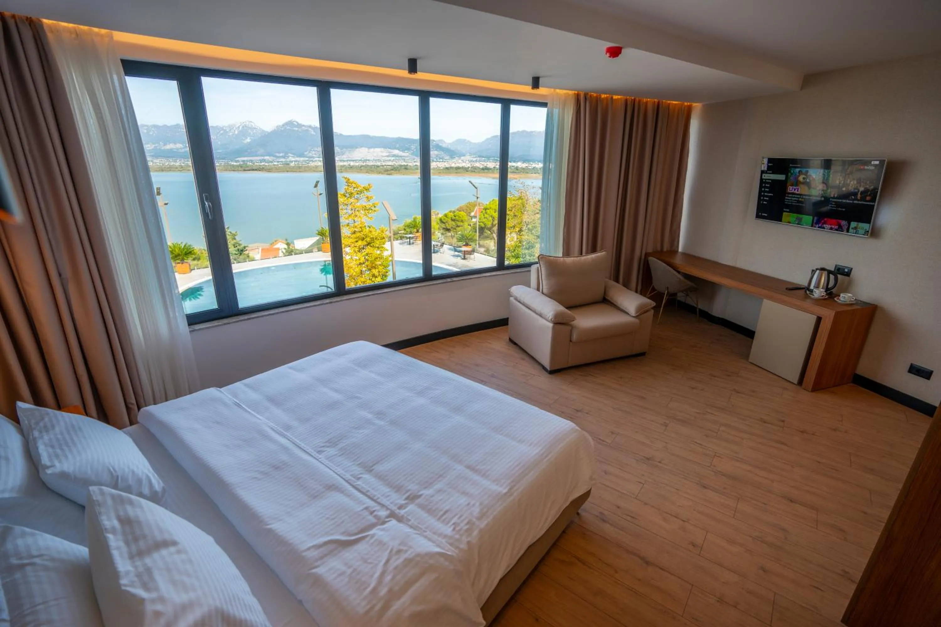 Property building, Bed in Duomo Resort
