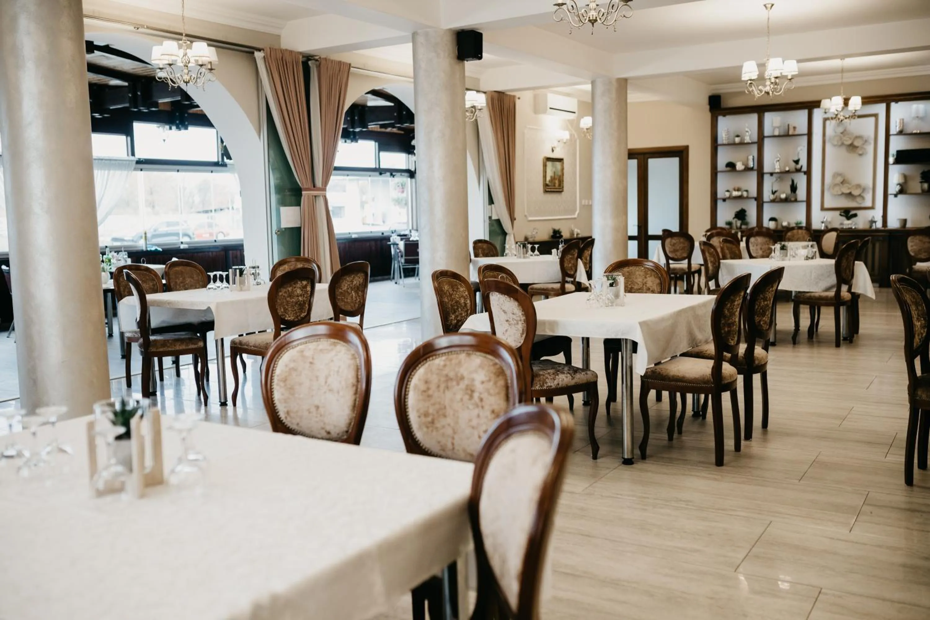 Restaurant/places to eat in PENSIUNEA ANA