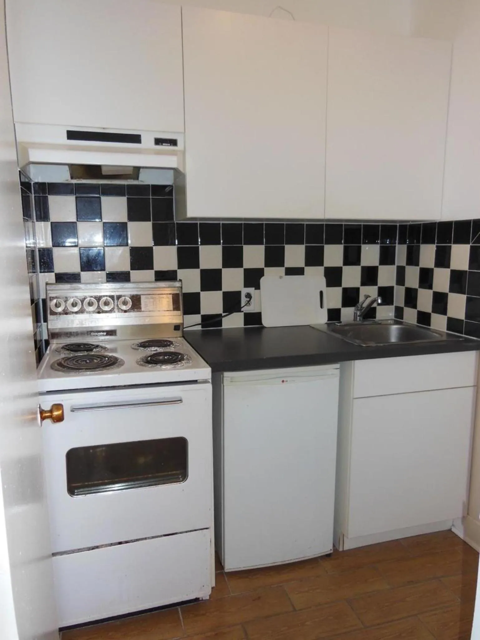 Kitchen or kitchenette in Motel Pierre