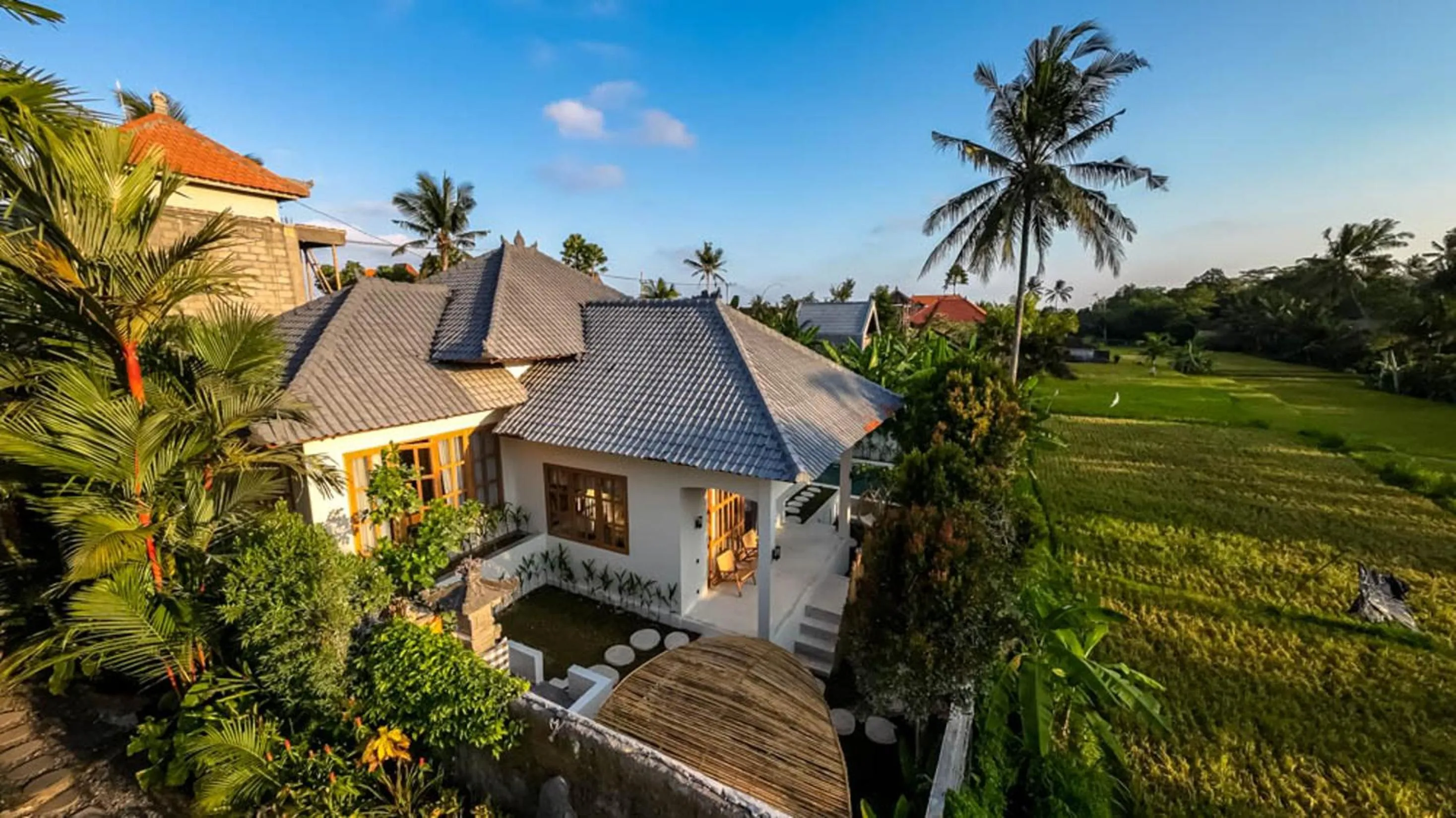 Property building in Semiramida Villa by EVDEkimi - Elegant 2BR with Pool, Open-air bath, Patio