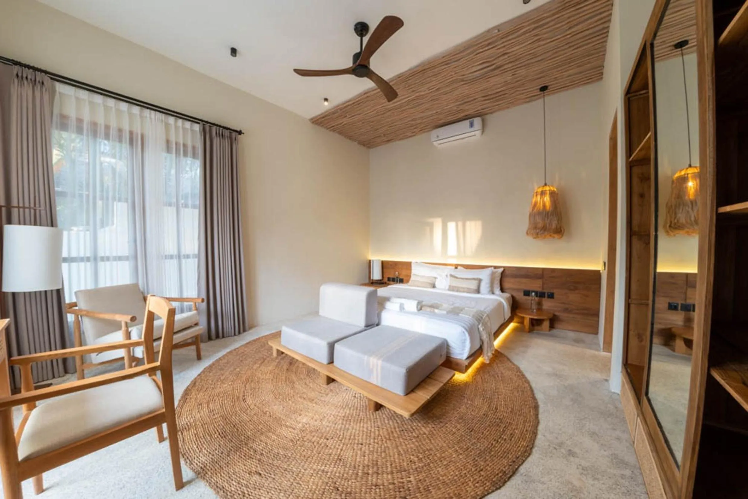 Bed in Semiramida Villa by EVDEkimi - Elegant 2BR with Pool, Open-air bath, Patio