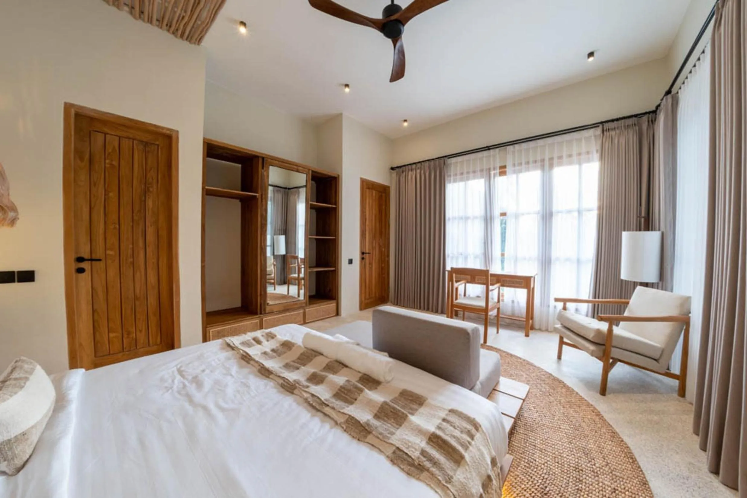 Bed in Semiramida Villa by EVDEkimi - Elegant 2BR with Pool, Open-air bath, Patio