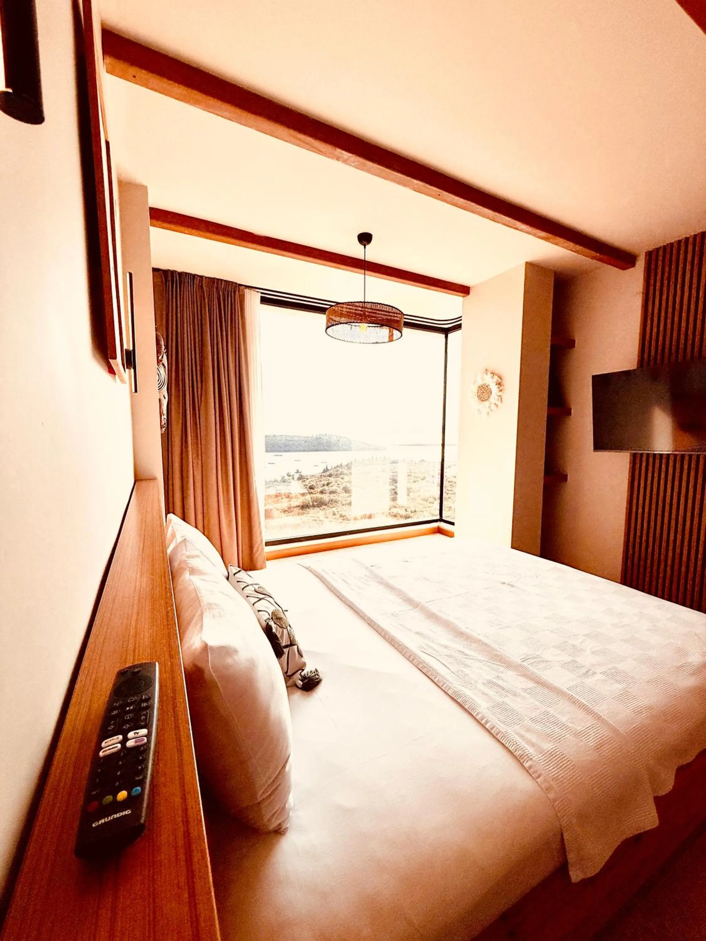 Photo of the whole room in The May Five - Adults only