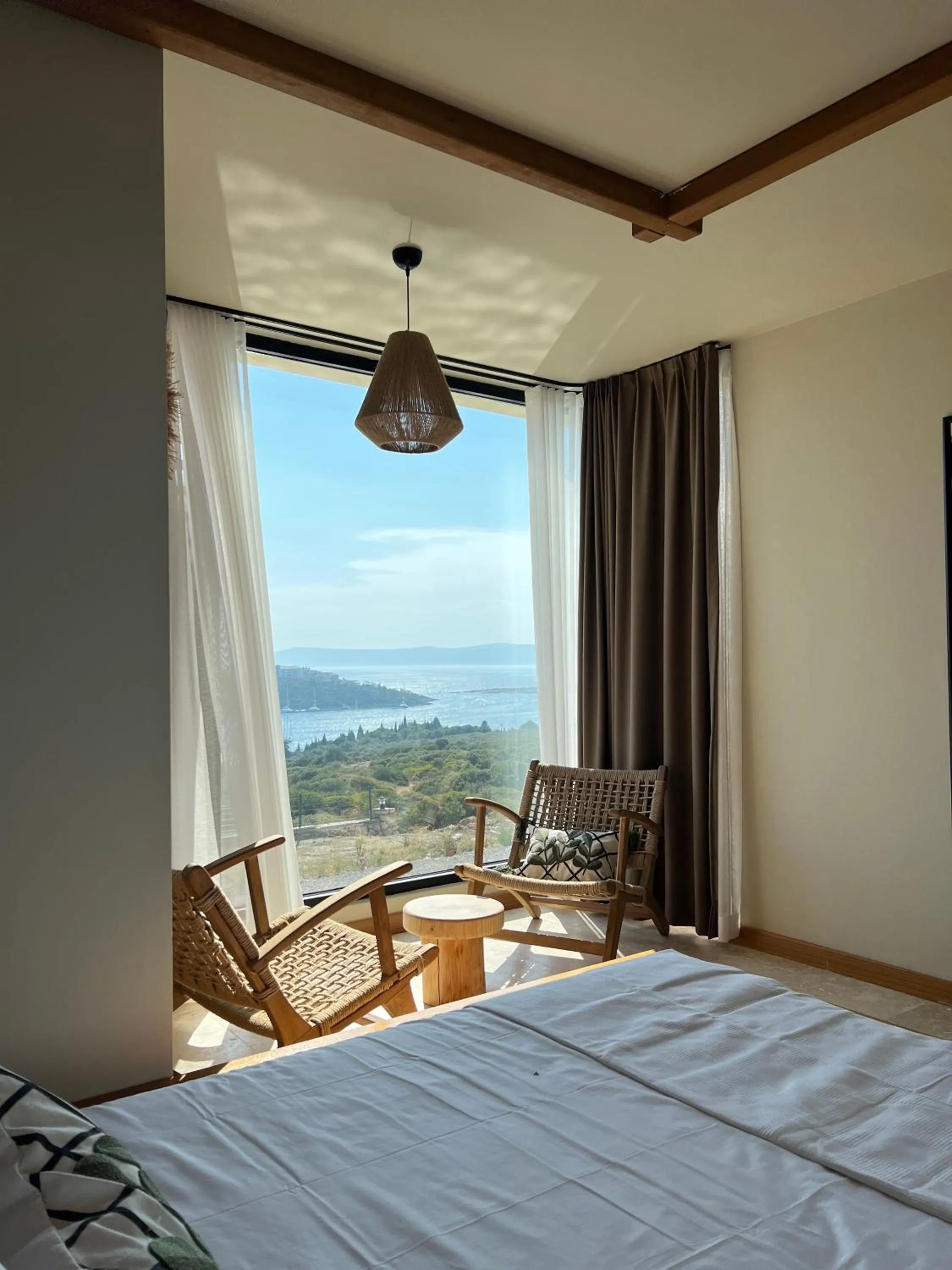 Photo of the whole room in The May Five - Adults only