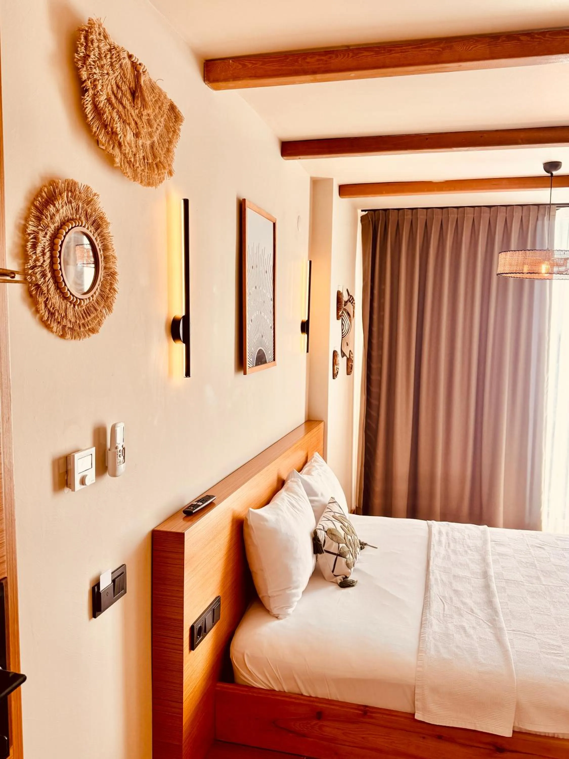 Photo of the whole room in The May Five - Adults only