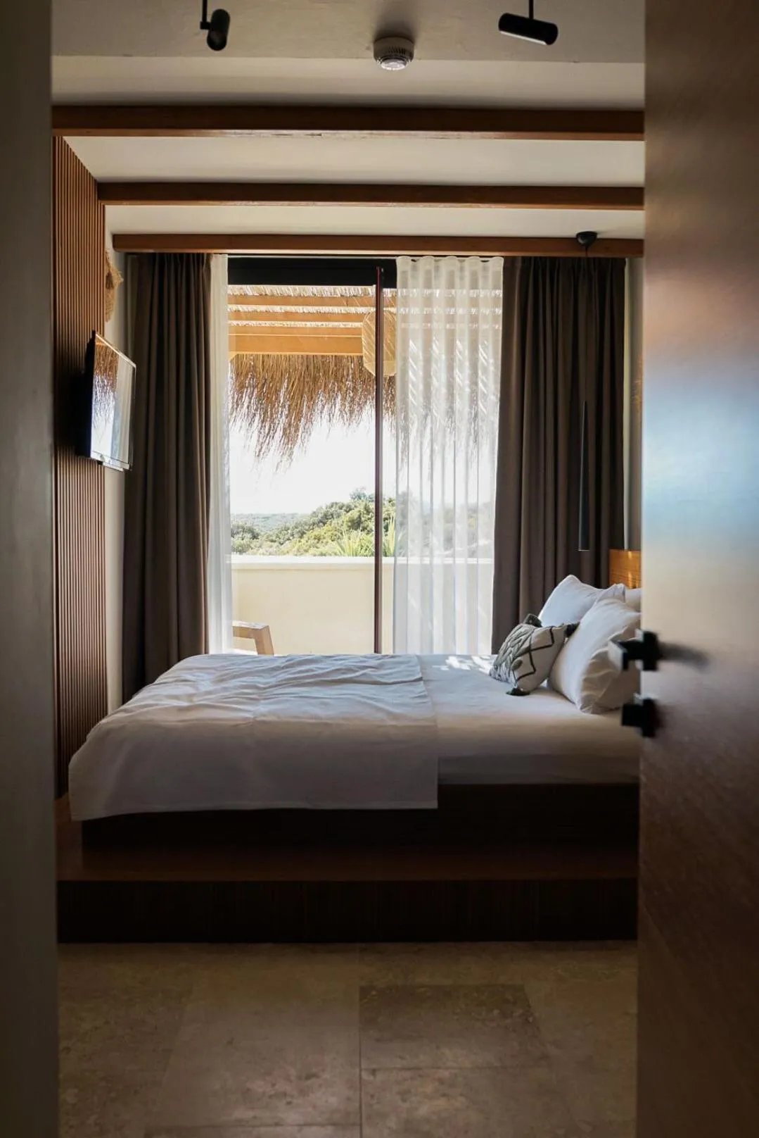 Photo of the whole room in The May Five - Adults only