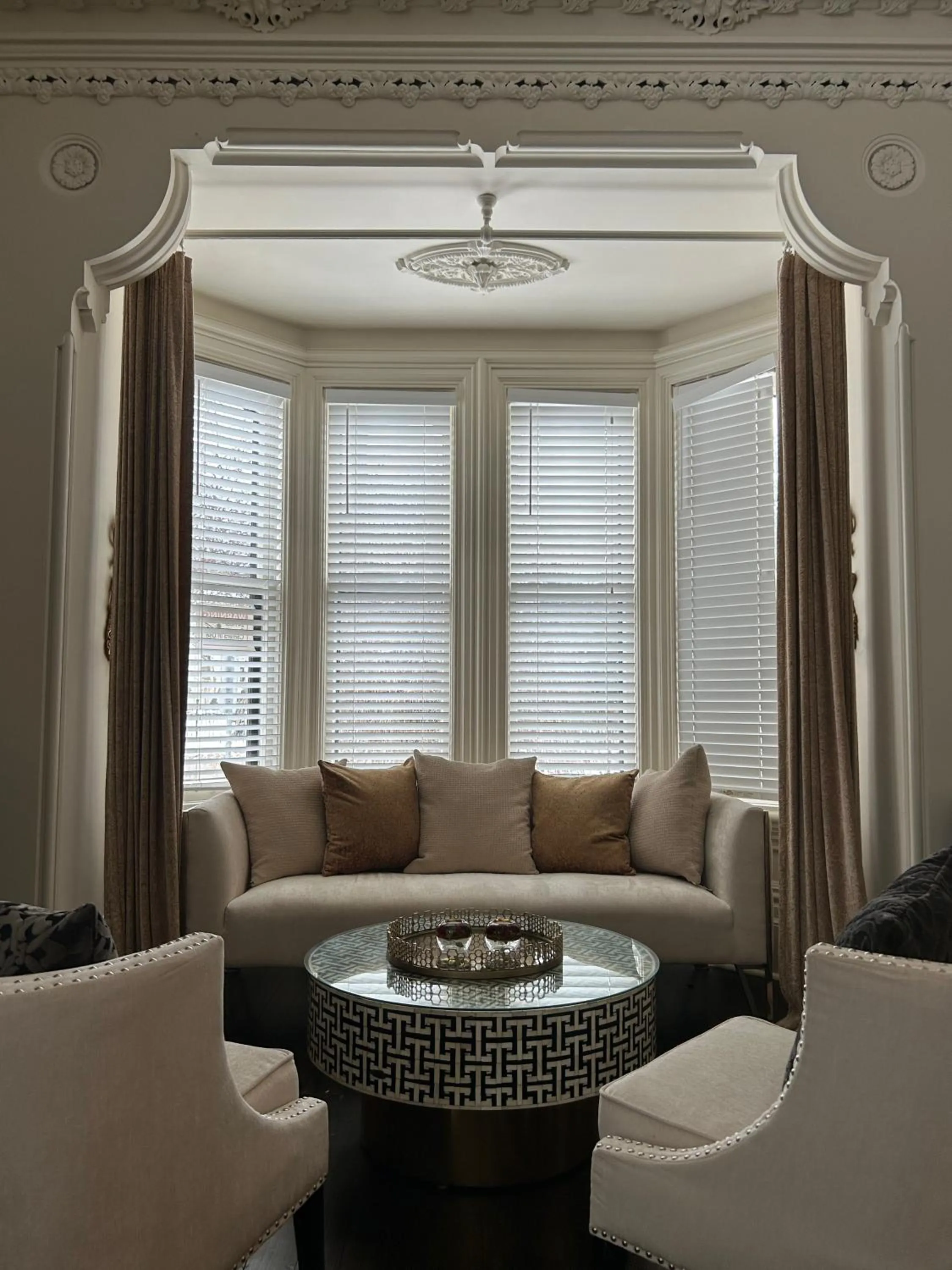 Seating area in Norfolk Guest House Inn