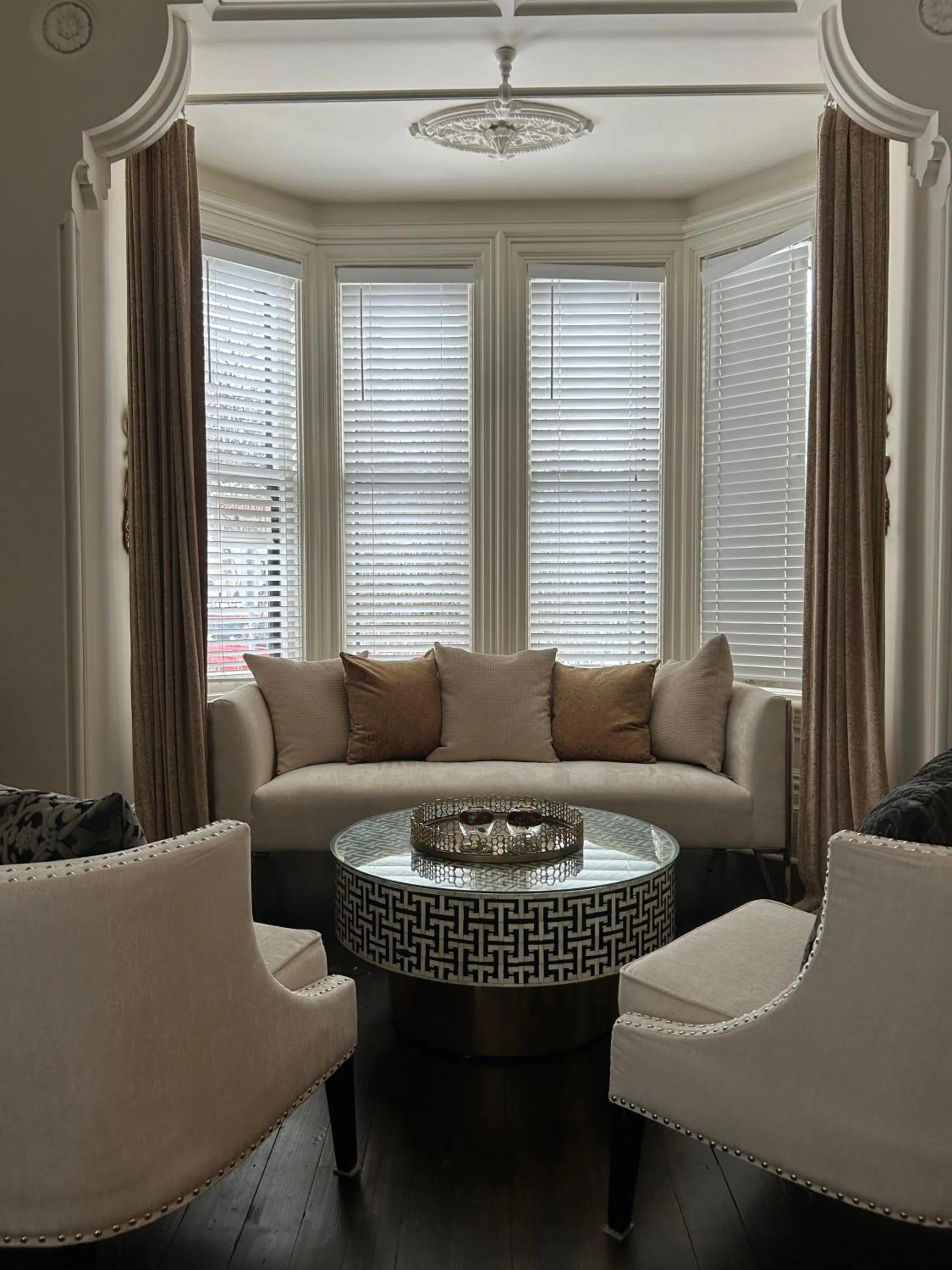 Seating area in Norfolk Guest House Inn