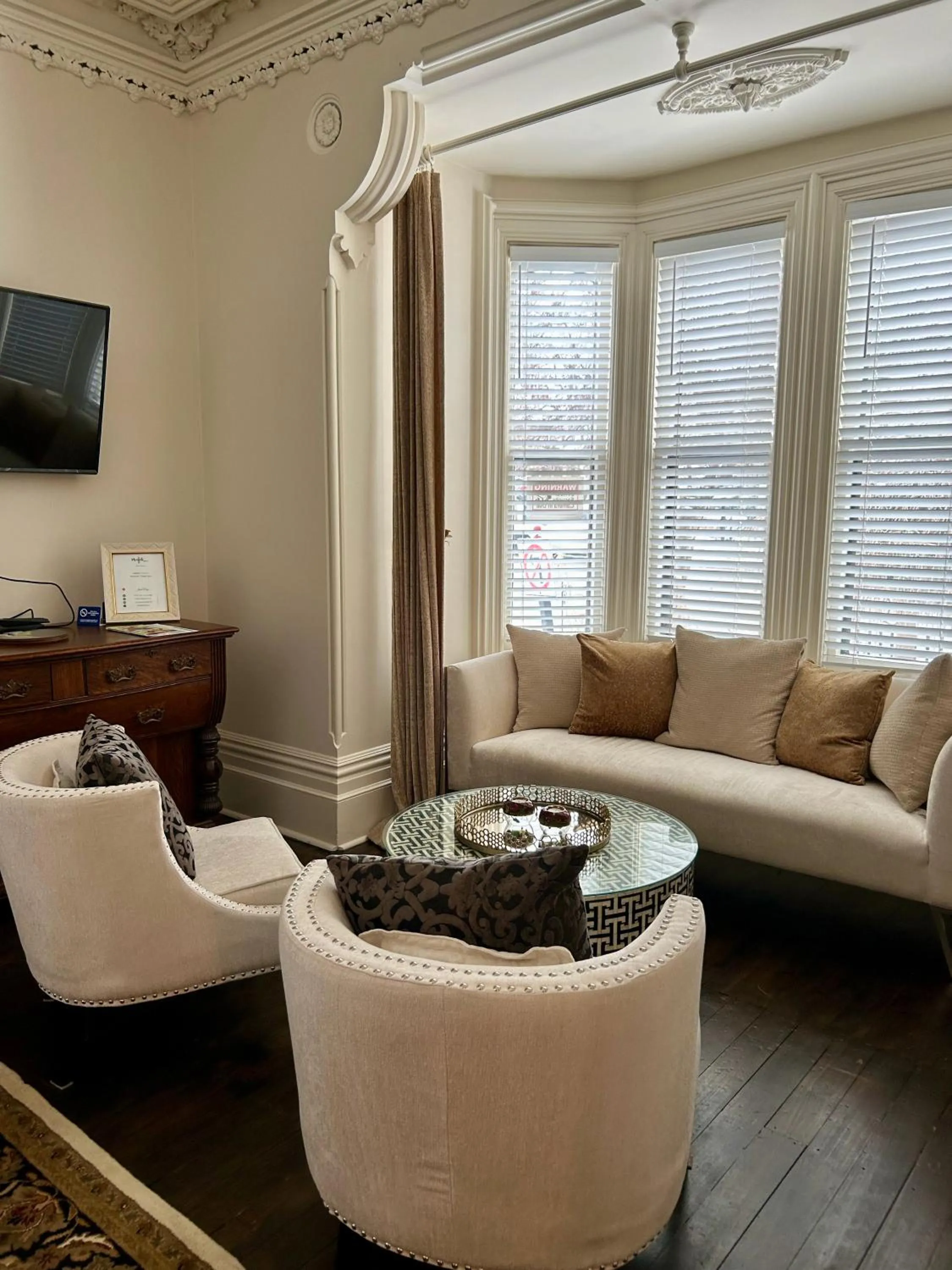 Seating area in Norfolk Guest House Inn