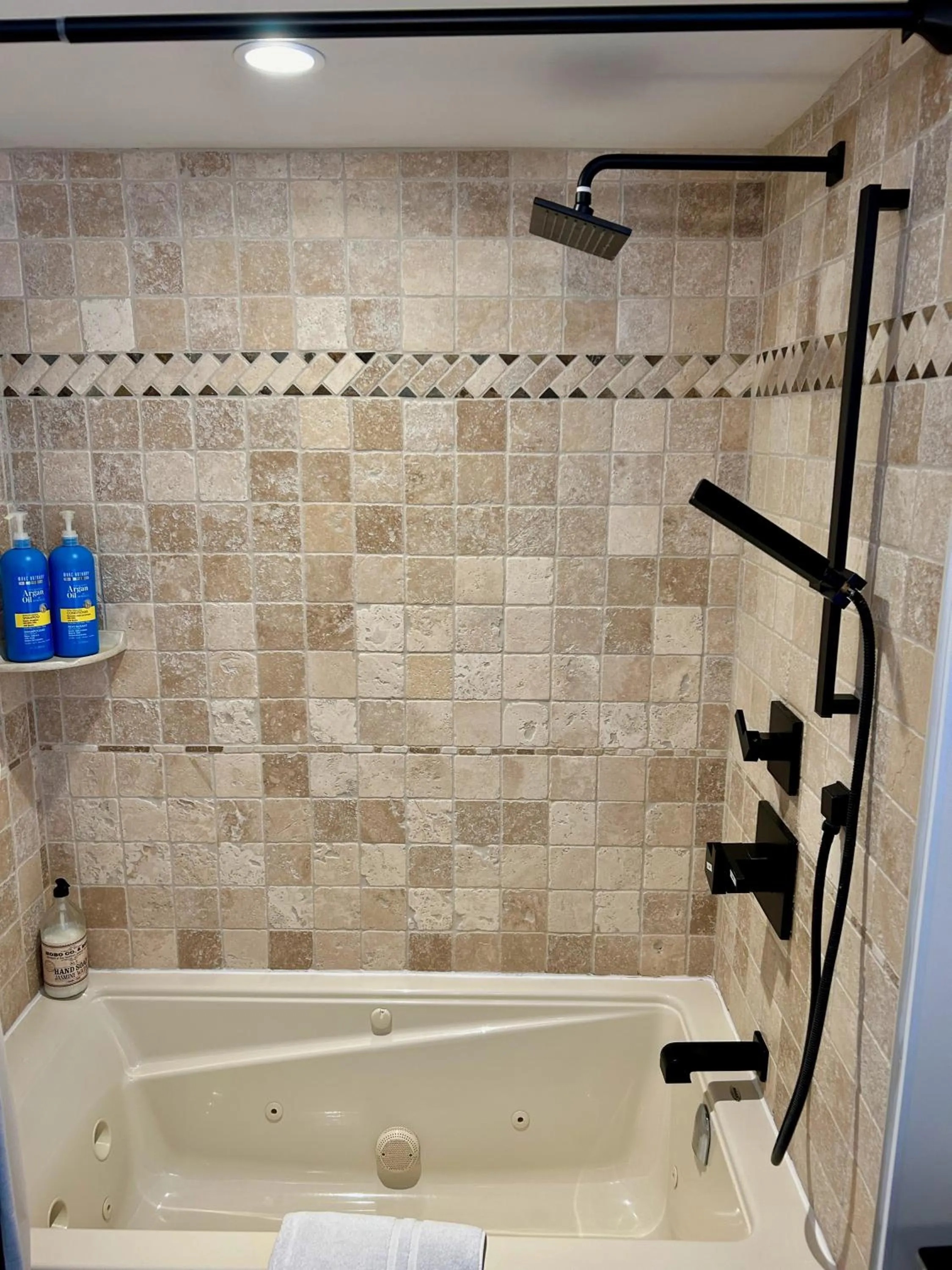 Shower in Norfolk Guest House Inn